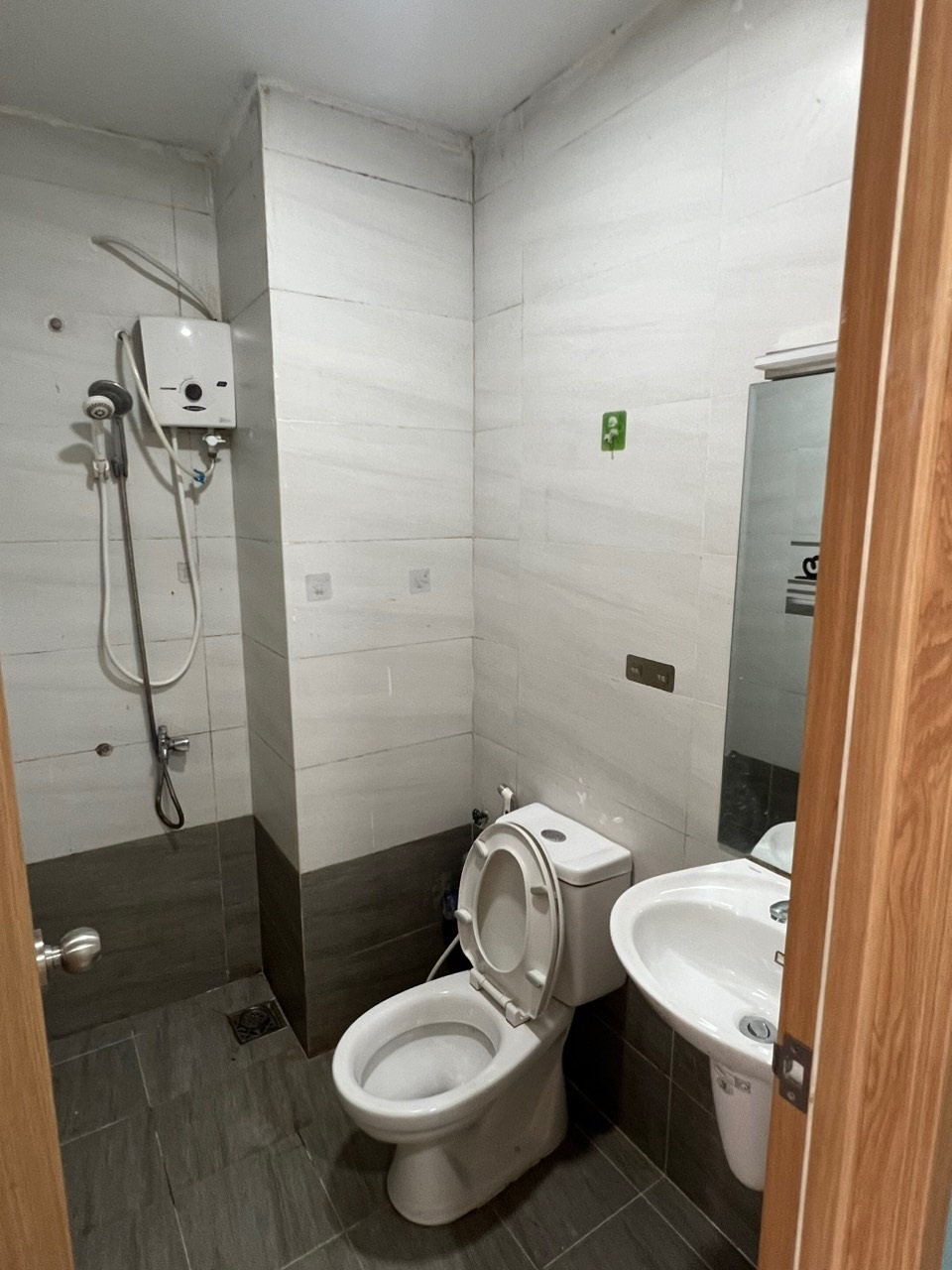 Phòng trọ Duplex 18m2 tại Thịnh Phát House Xô Viết Nghệ Tĩnh Bình Thạnh - Phòng tắm