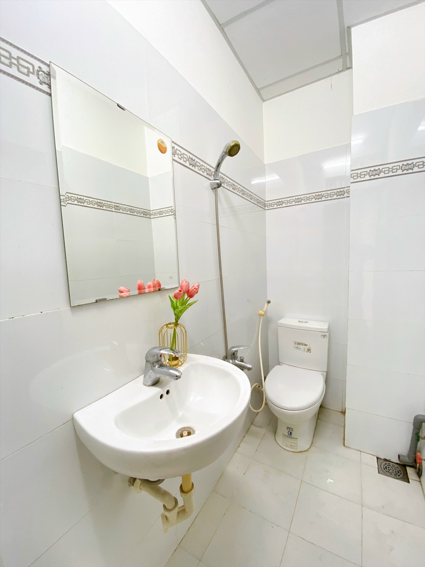 Phòng trọ Studio 20m2 tại Redhouse Hồ Xuân Hương - Bình Thạnh  - Phòng tắm