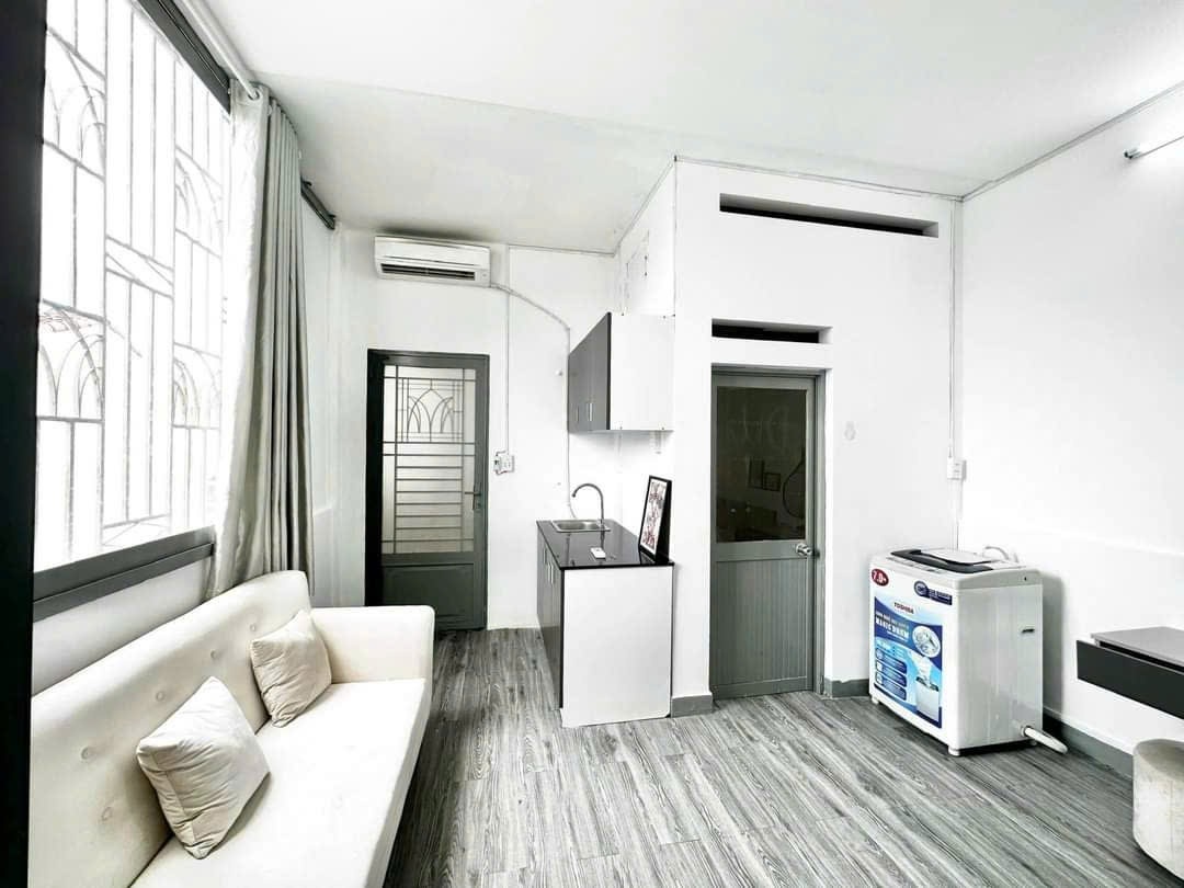 Phòng trọ Studio 30m2 tại TP Room Nguyễn Đình Chính - Phú Nhuận - Phòng khách
