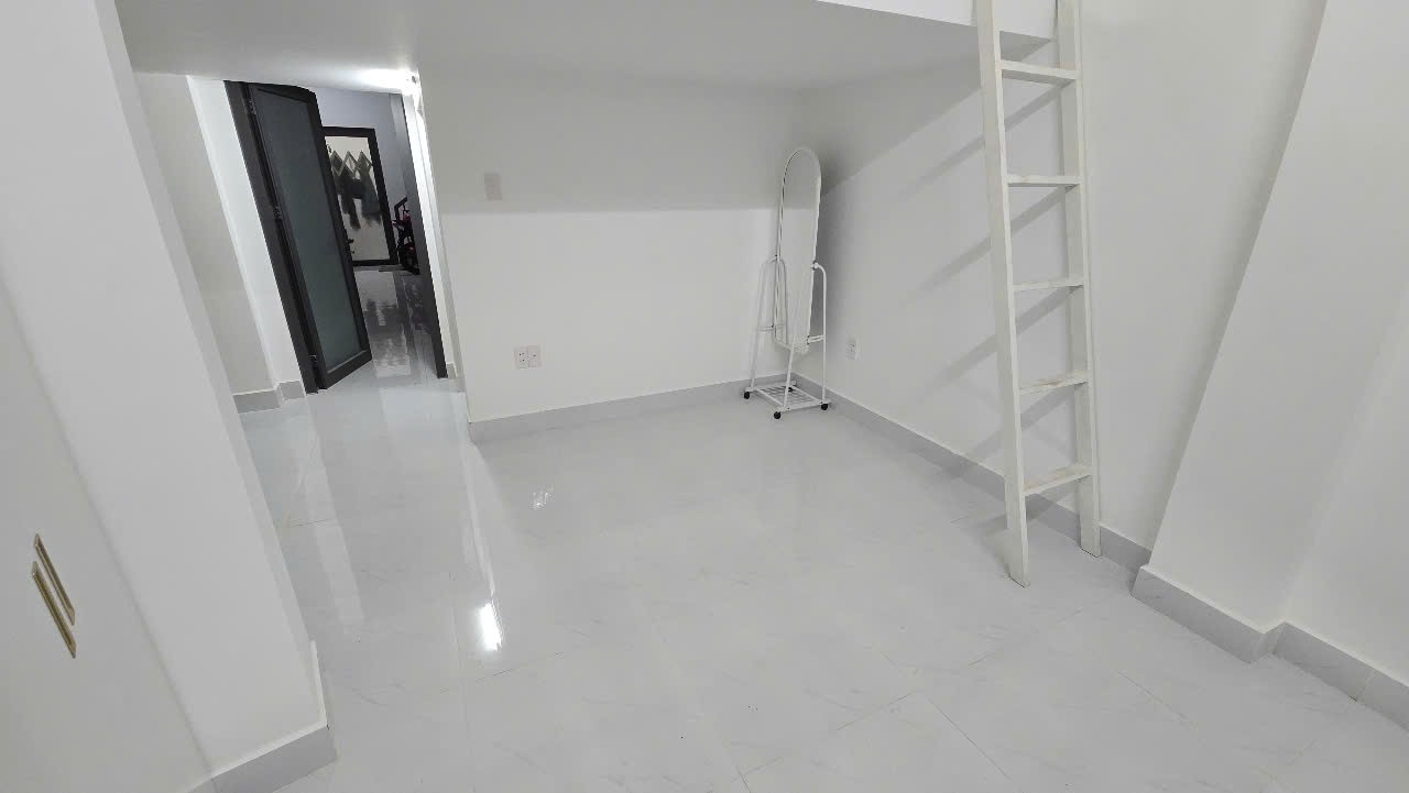 Phòng trọ Duplex 20m2 tại MT Room Thích Quảng Đức - Phú Nhuận - Phòng khách