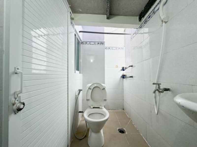 Phòng trọ Duplex 18m2 tại PTC House Trường Chinh - Tân Bình - Phòng tắm