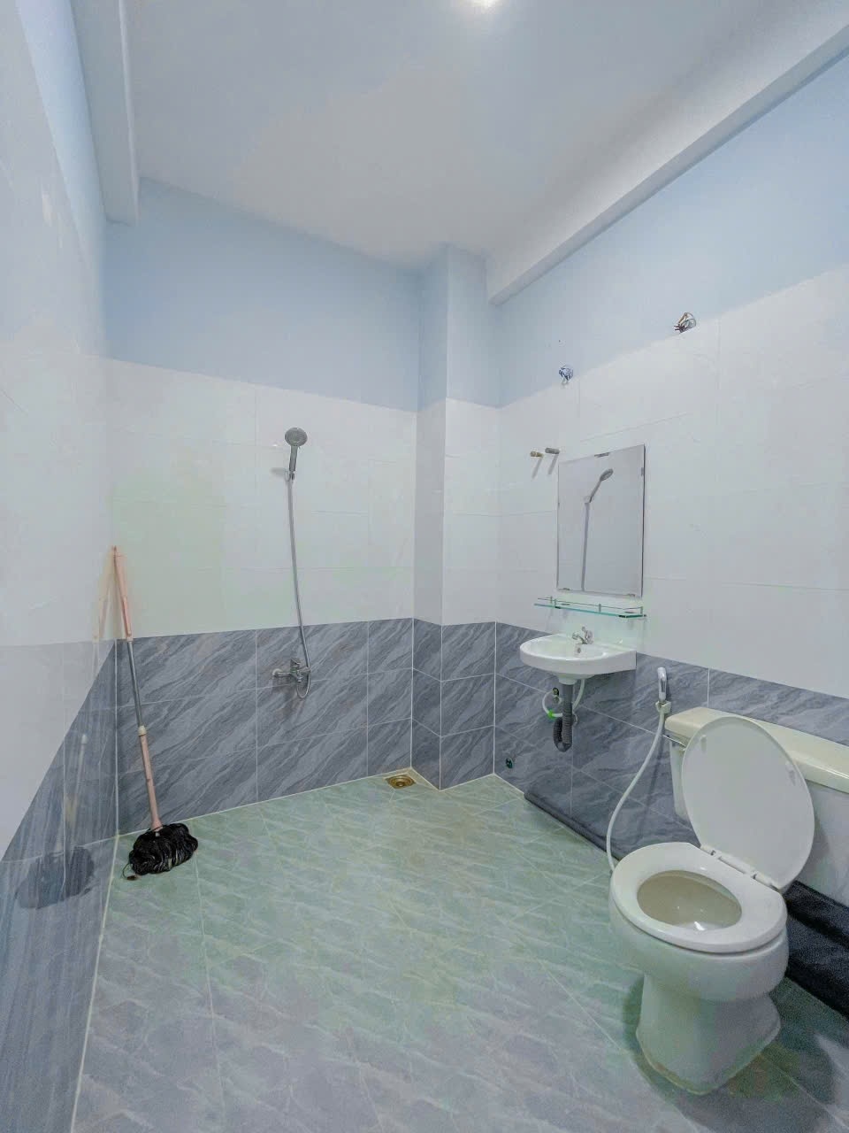 Phòng trọ Studio 30m2 tại HN Room Phan Văn Trị - Bình Thạnh - Phòng tắm