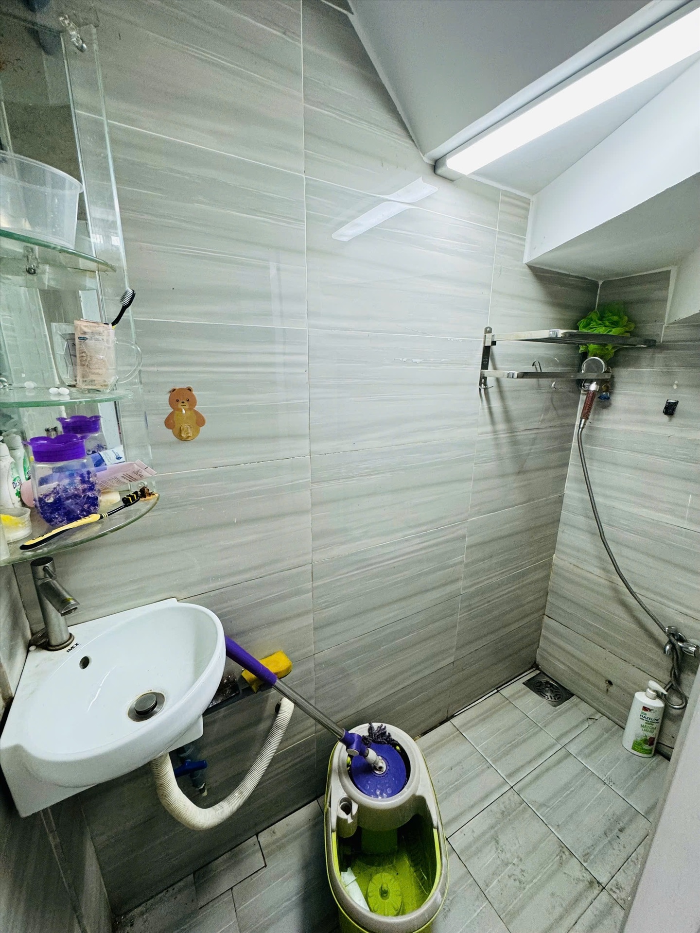 Phòng trọ Duplex 25m2 tại  PTC House Lê Văn Sỹ - Quận 3 - Phòng tắm