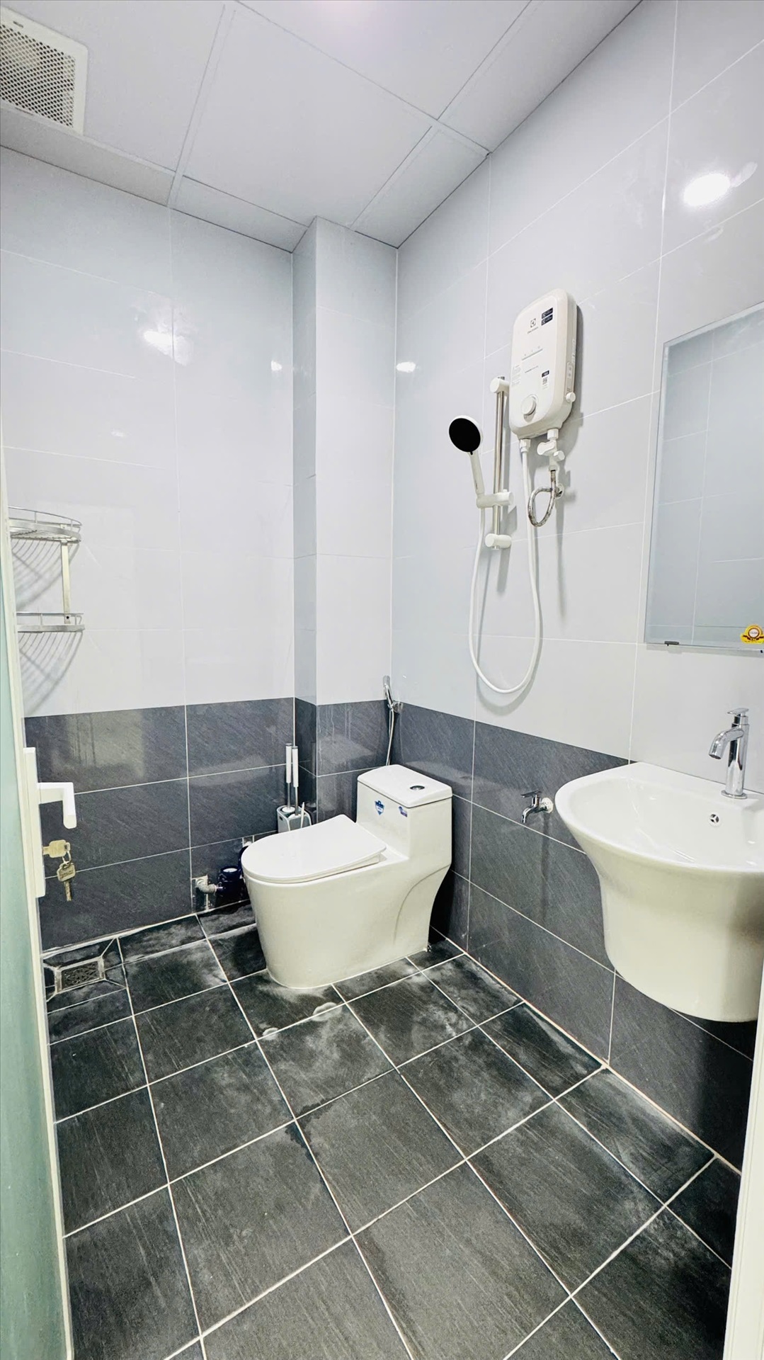 Phòng trọ Studio 30m2 tại AH Home Huỳnh Tấn Phát - Quận 7 - Phòng tắm