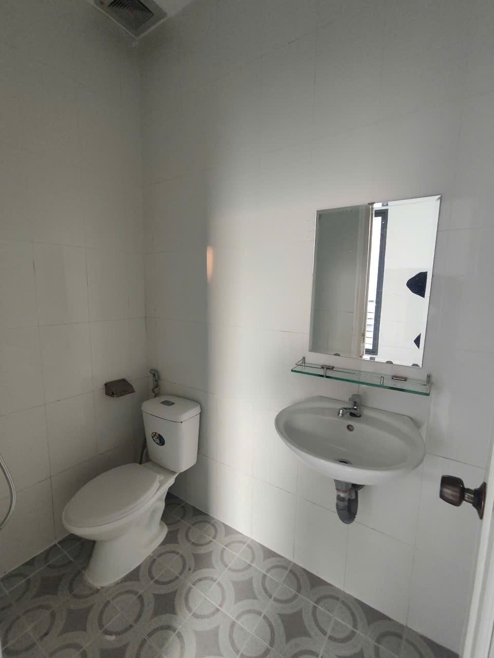 Phòng trọ Duplex 30m2 tại LightHouse Bùi Đình Túy - Bình Thạnh - Phòng tắm