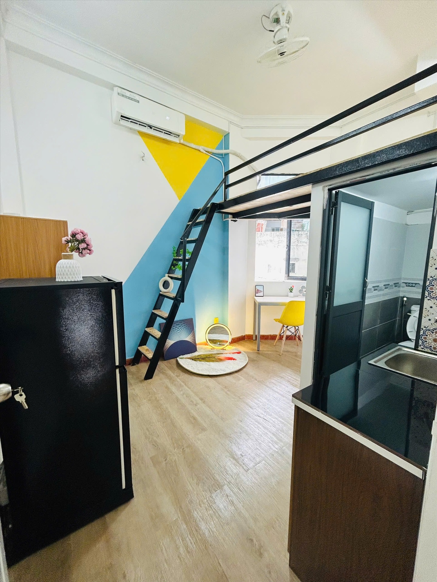 Phòng trọ Duplex 22m2 tại HD House Nguyễn Kiệm - Phú Nhuận  - Phòng khách