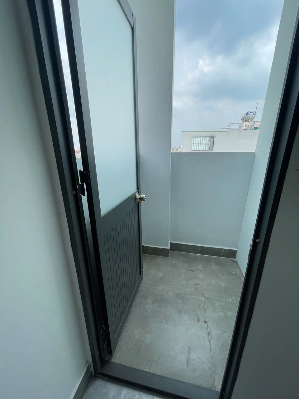Phòng trọ Studio 30m2 tại T Đặng Thùy Trâm - Bình Thạnh - Ban công