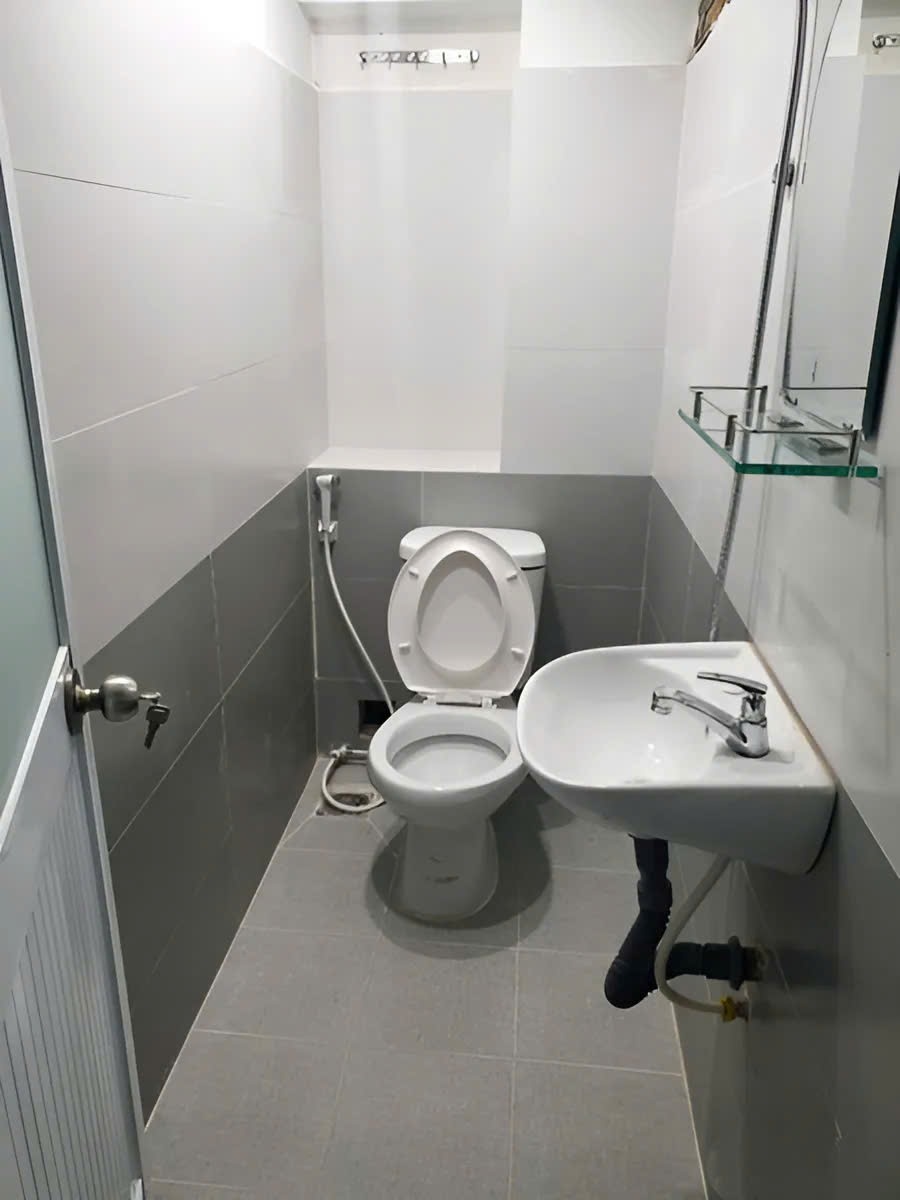 Phòng trọ 1 Phòng ngủ 40m2 tại DrewHouse Phan Tây Hồ - Phú Nhuận  - Phòng tắm