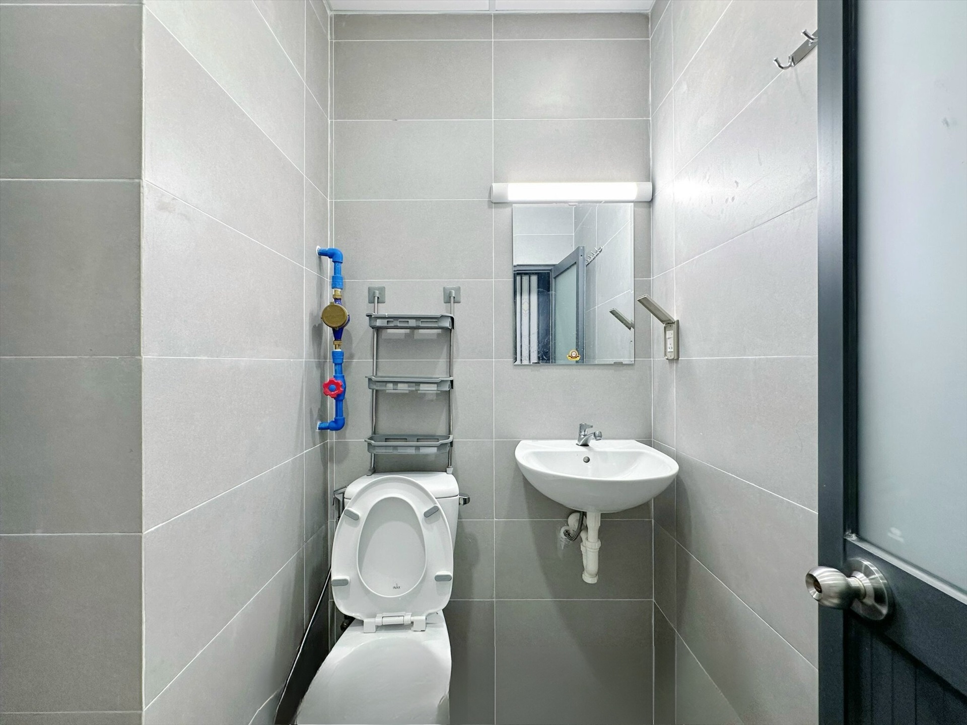 Phòng trọ Duplex 30m2 tại AH Apartment Phó Đức Chính - Bình Thạnh - Phòng tắm