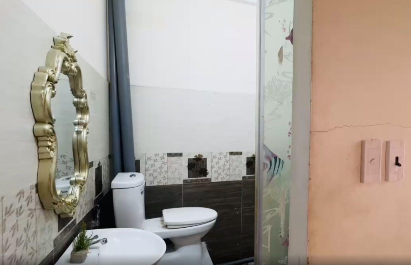 Phòng trọ 2 Phòng ngủ 50m2 tại PTC House Cách Mạng Tháng Tám - Tân Bình - Phòng tắm