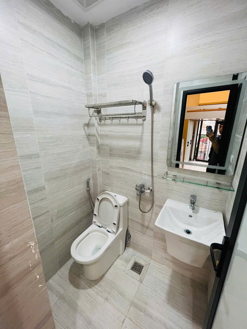 Phòng trọ Duplex 14.5m2 tại NT Apartment Phạm Văn Đồng - Bắc Từ Liêm - Phòng tắm