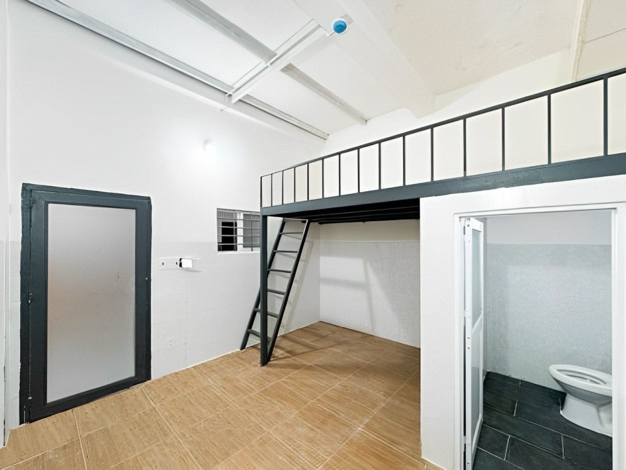 Phòng trọ Duplex 24m2 tại PTC House  Đường 339 - Quận 9 - Phòng khách