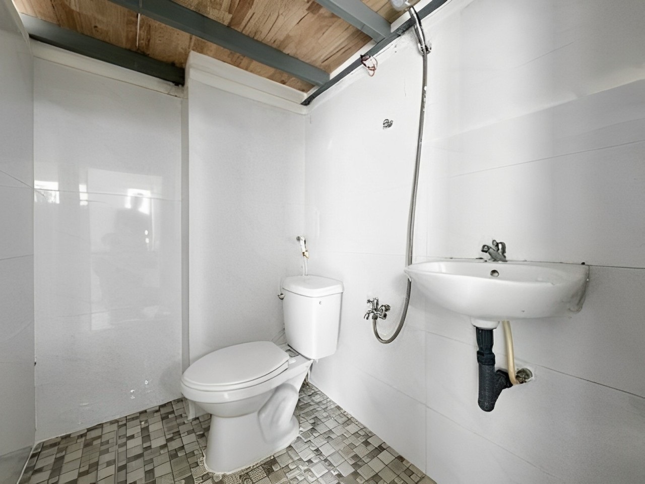 Phòng trọ Duplex 20m2 tại PTC House  Đường 339 - Quận 9 - Phòng tắm