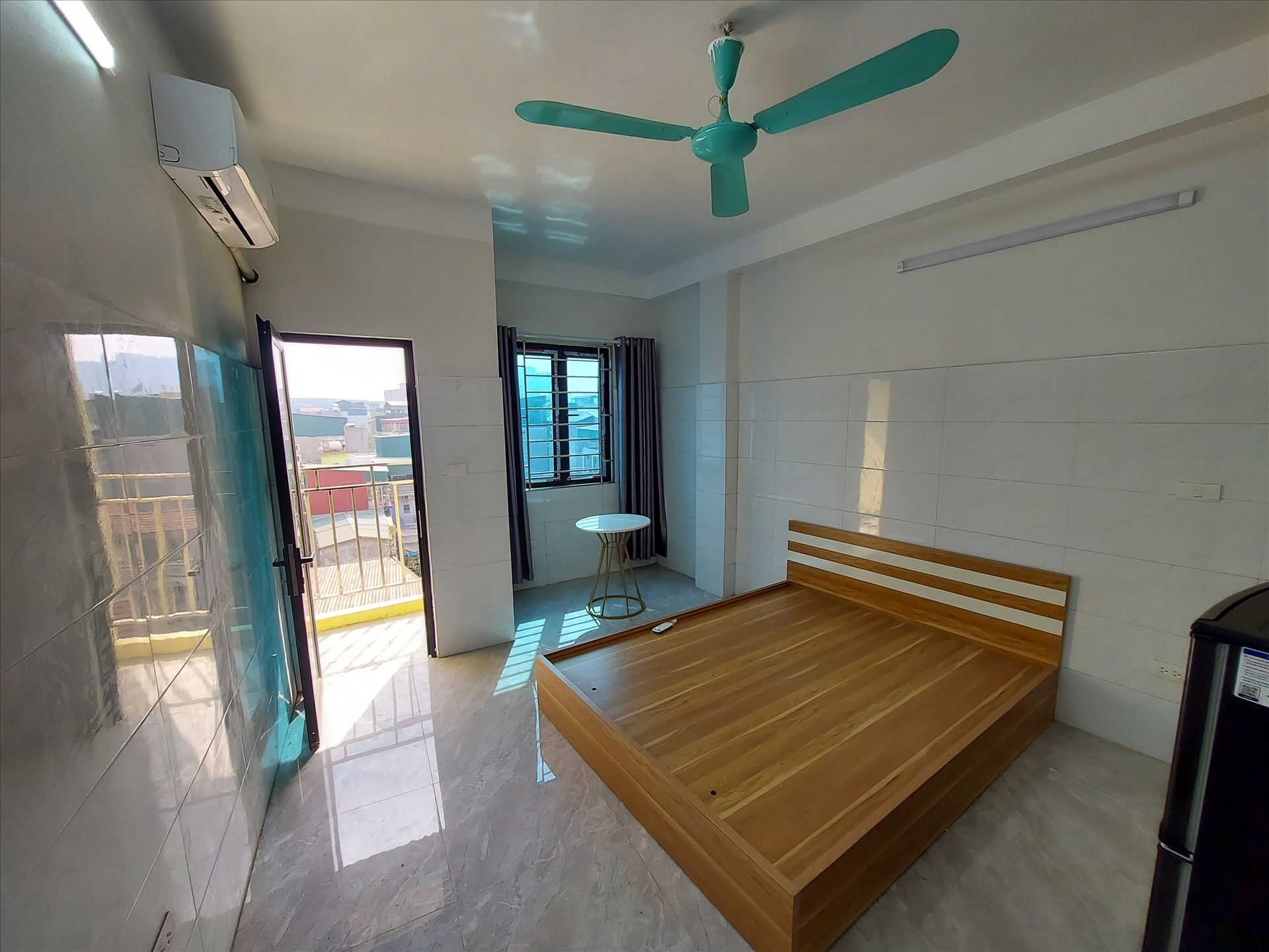 Phòng trọ Studio 20.5m2 tại TV House Mễ Trì - Nam Từ Liêm - Phòng khách