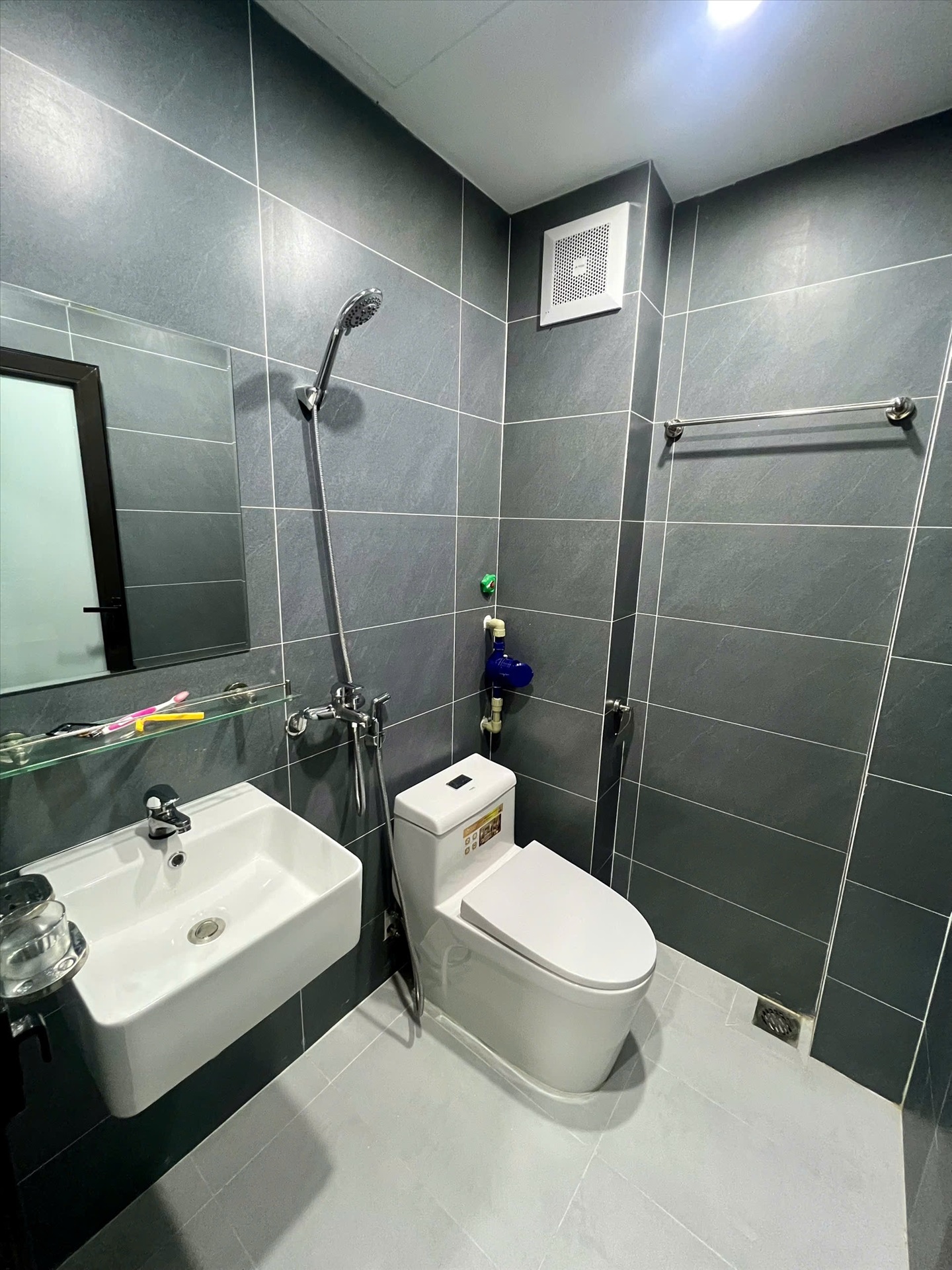 Phòng trọ Studio 15.45m2 tại TA Apartment Võ Chí Công - Cầu Giấy - Phòng tắm
