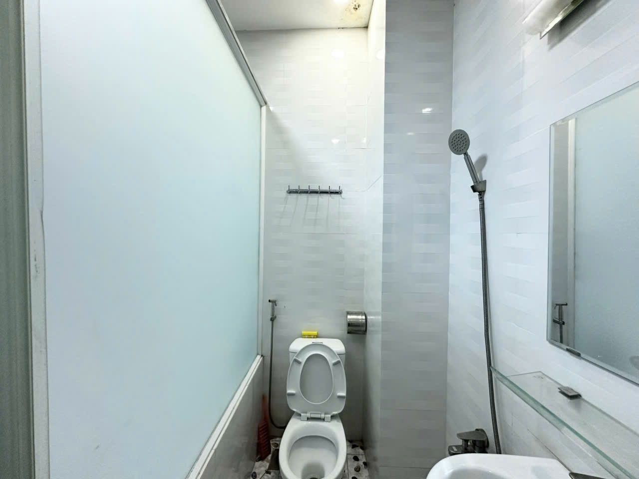 Phòng trọ Studio 17m2 tại CN Home Nguyễn Hới - Bình Tân - Phòng tắm