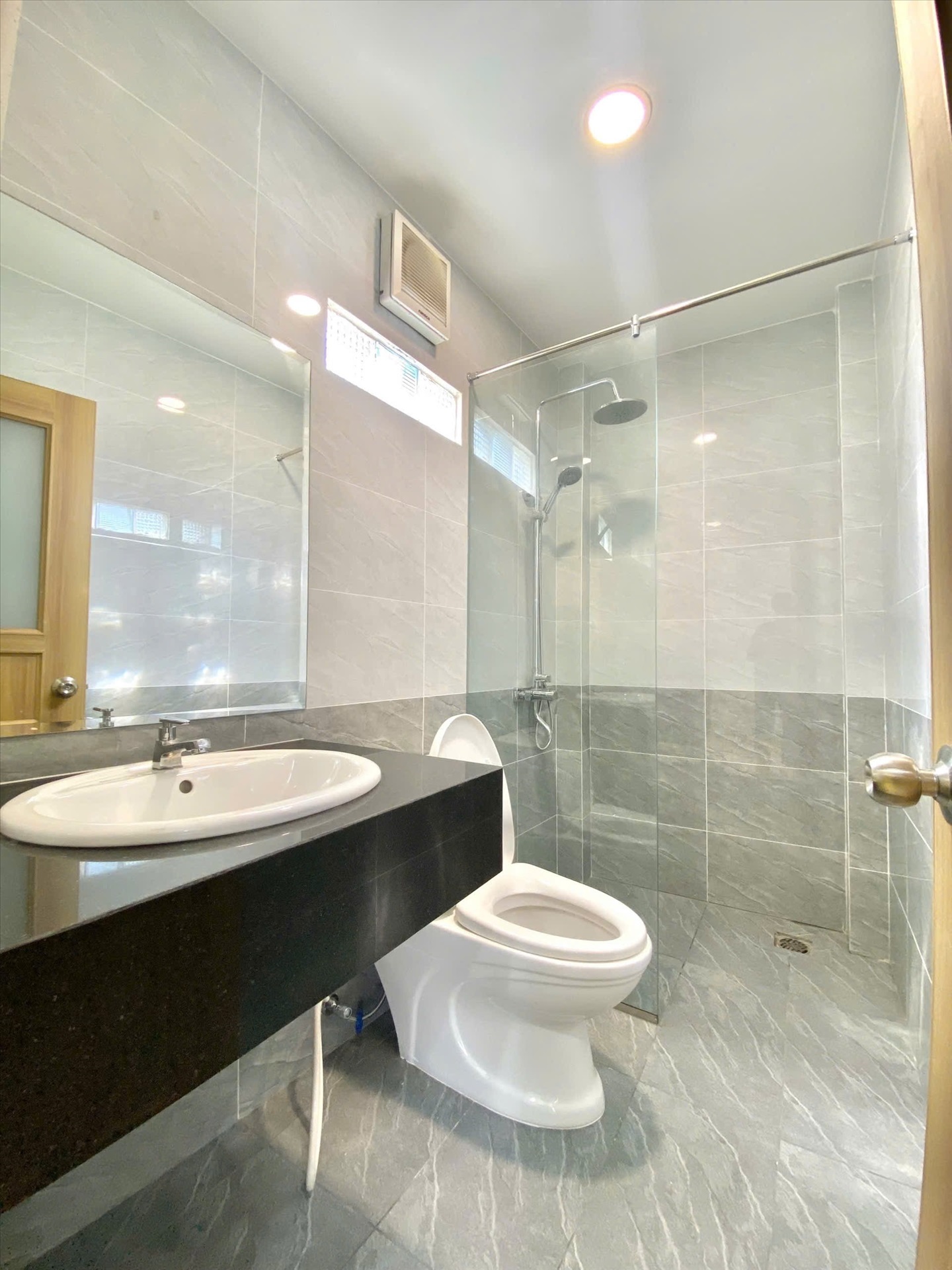 Phòng trọ Studio 32m2 tại TL Home XVNT - Bình Thạnh  - Phòng tắm