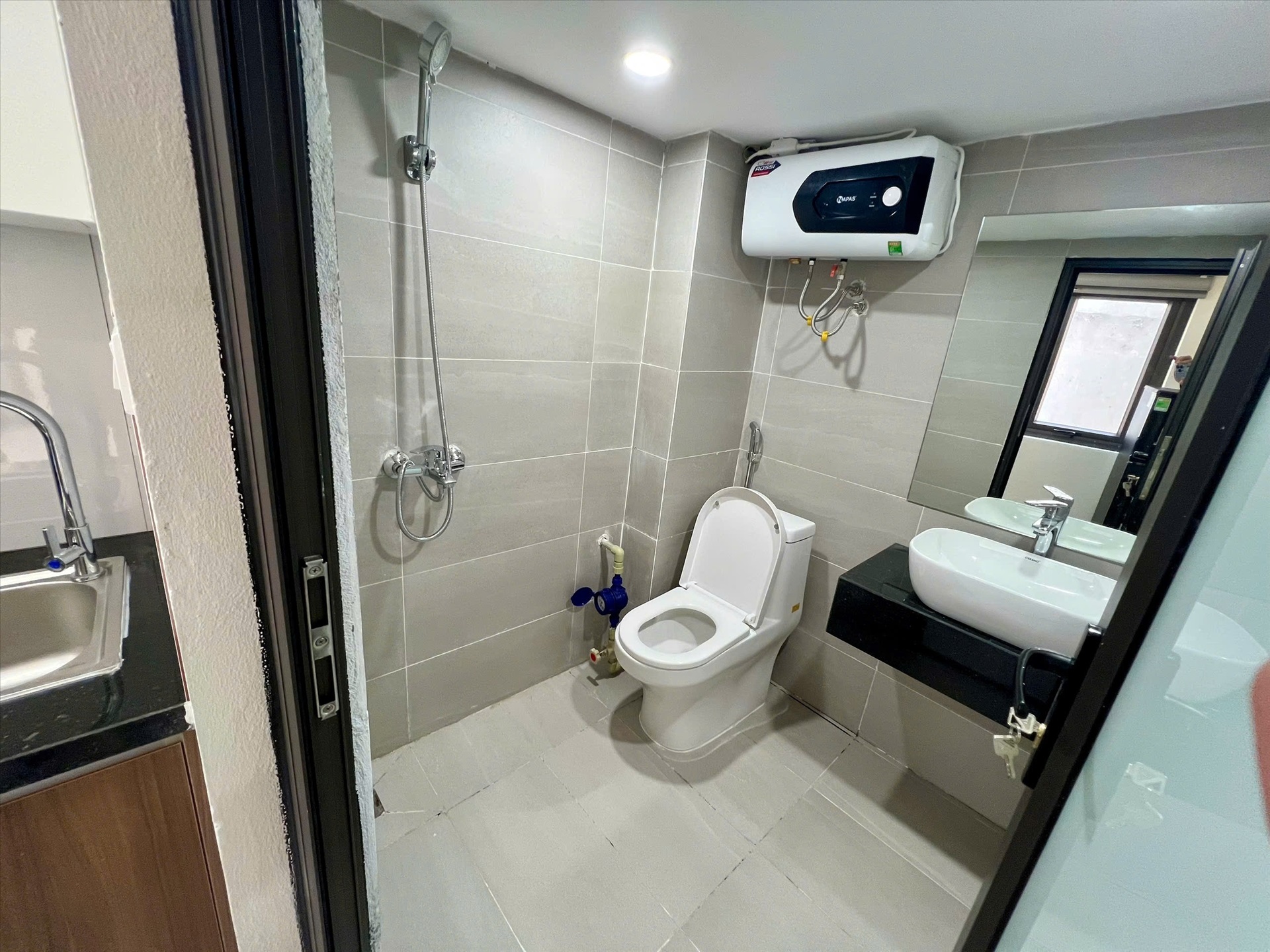 Phòng trọ Duplex 18.5m2 tại AT Apartment Thịnh Quang - Đống Đa - Phòng tắm