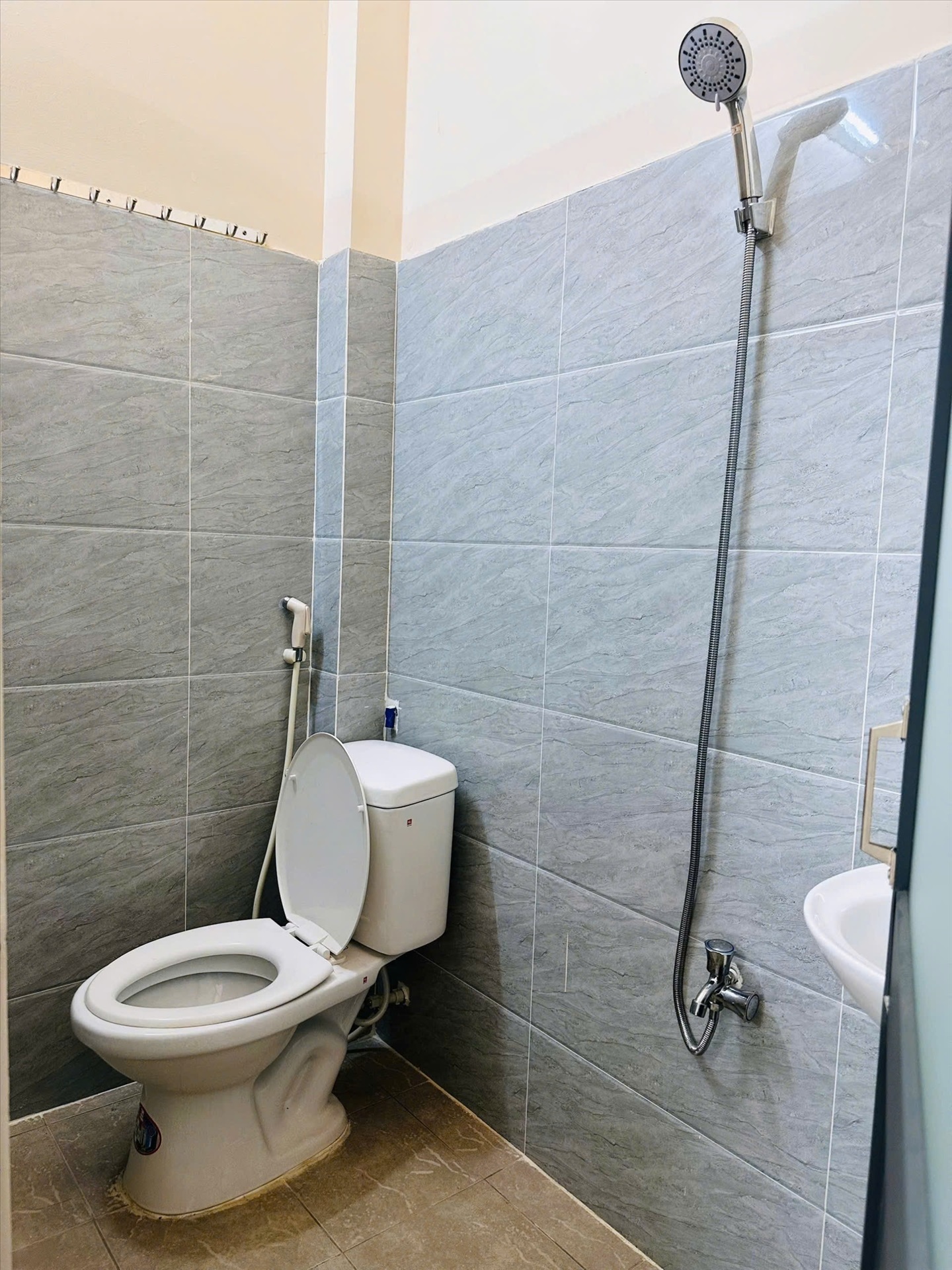 Phòng trọ Studio 30m2 tại BN Home Huỳnh Văn Bánh - Phú Nhuận - Phòng tắm