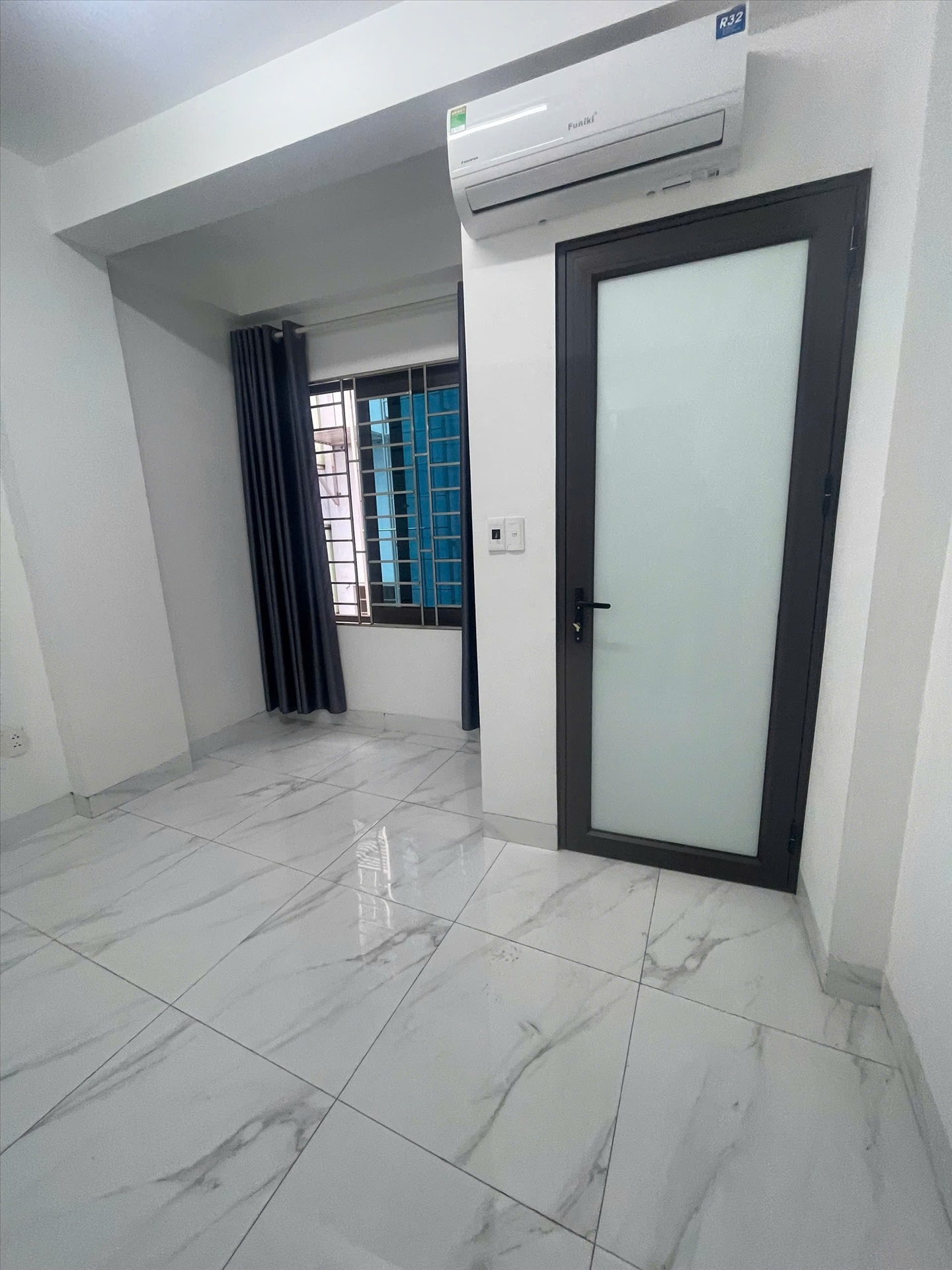 Phòng trọ 1 Phòng ngủ 30m2 tại AH House Mễ Trì - Nam Từ Liêm  - Phòng khách