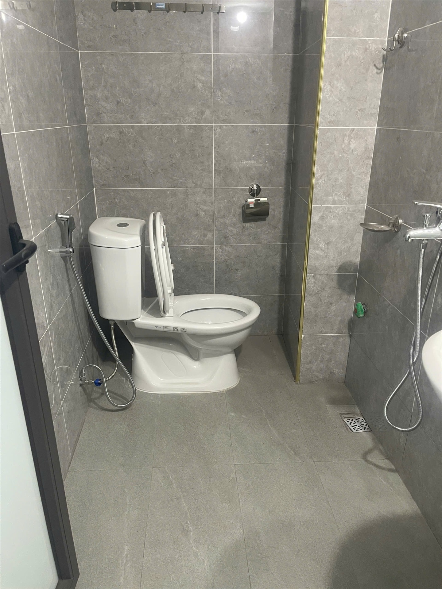 Phòng trọ 1 Phòng ngủ 30m2 tại AH House Mễ Trì - Nam Từ Liêm  - Phòng tắm
