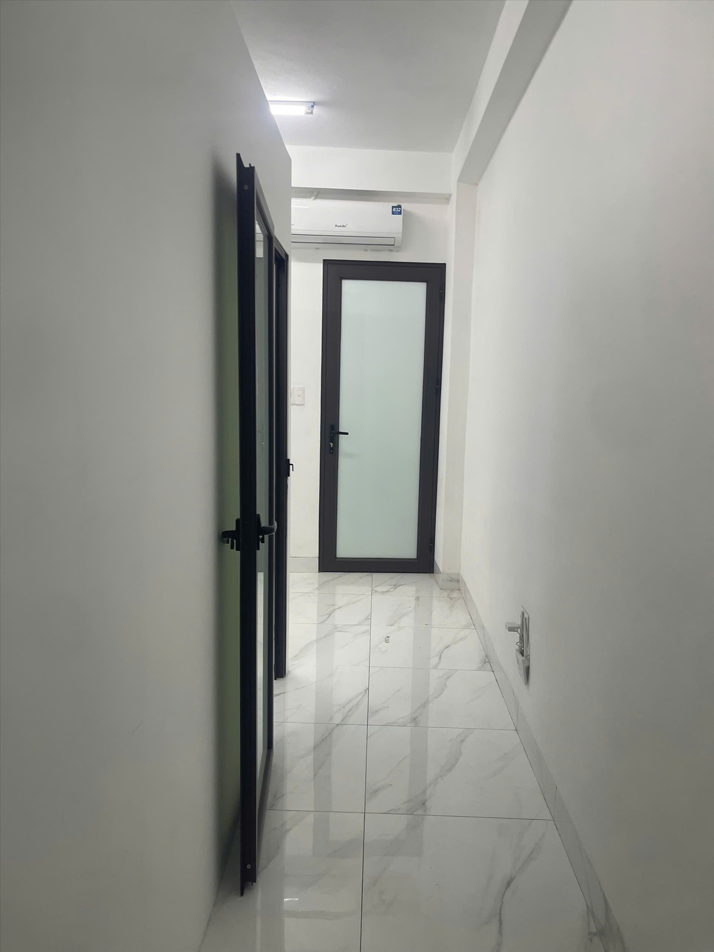 Phòng trọ 1 Phòng ngủ 30m2 tại AH House Mễ Trì - Nam Từ Liêm  - Phòng khách