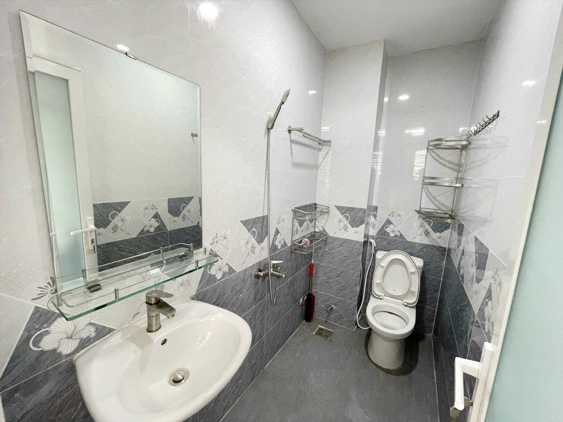 Phòng trọ Studio 30m2 tại XT House Phan Văn Trị - Bình Thạnh - Phòng tắm