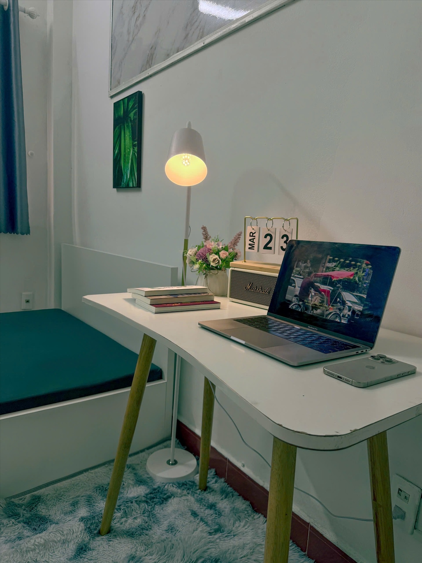 Phòng trọ Studio 20m2 tại TL Apartment Trần Nhân Tôn - Quận 10 - Góc làm việc