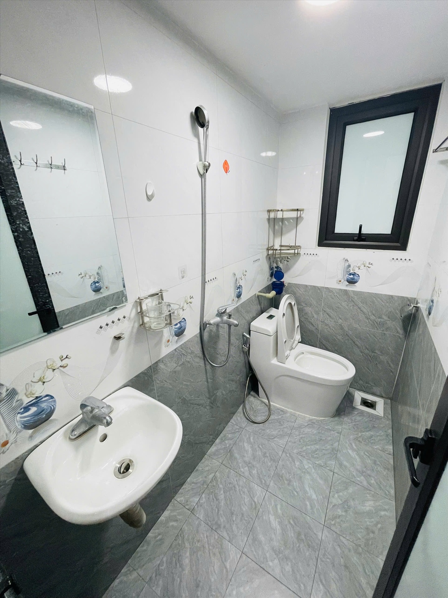 Phòng trọ Studio 25m2 tại AK House Mỹ Đình - Nam Từ Liêm  - Phòng tắm