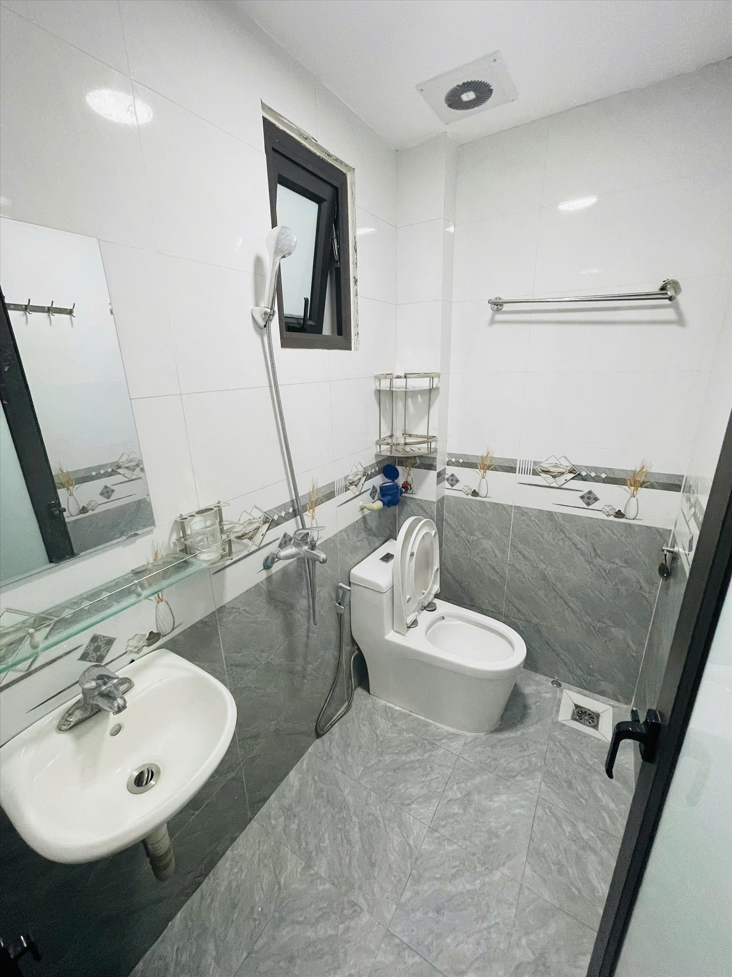 Phòng trọ Studio 30m2 tại BP House Mỹ Đình - Nam Từ Liêm - Phòng tắm