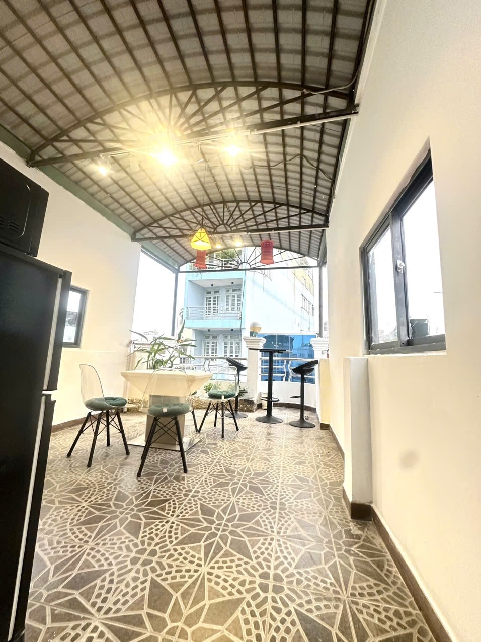 Phòng trọ Studio 150m2 tại Maison House Hồ Bá Kiện - Quận 10 - Ban công