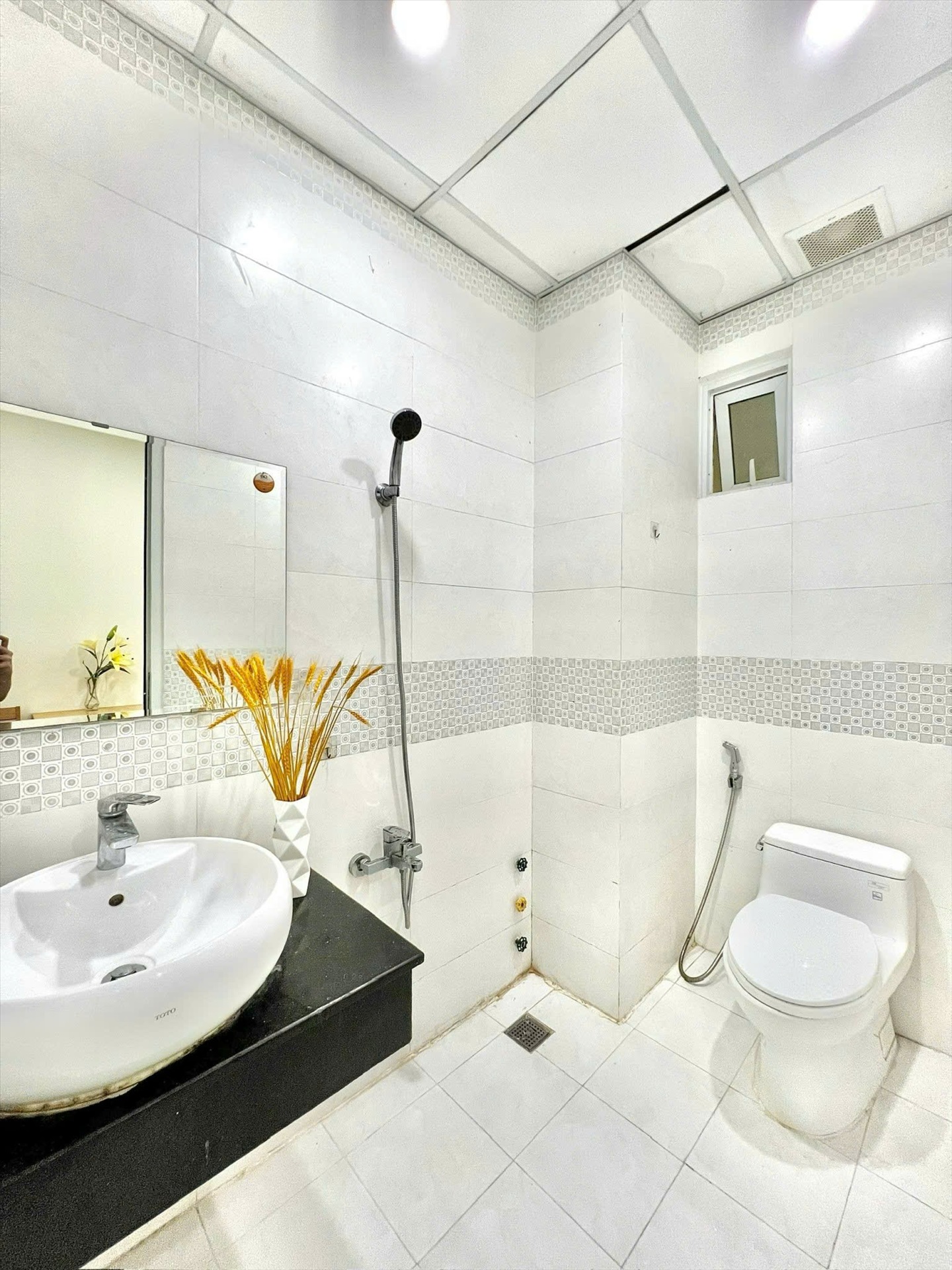 Phòng trọ Studio 35m2 tại HN Home Lê Văn Sỹ - Quận 3 - Phòng tắm