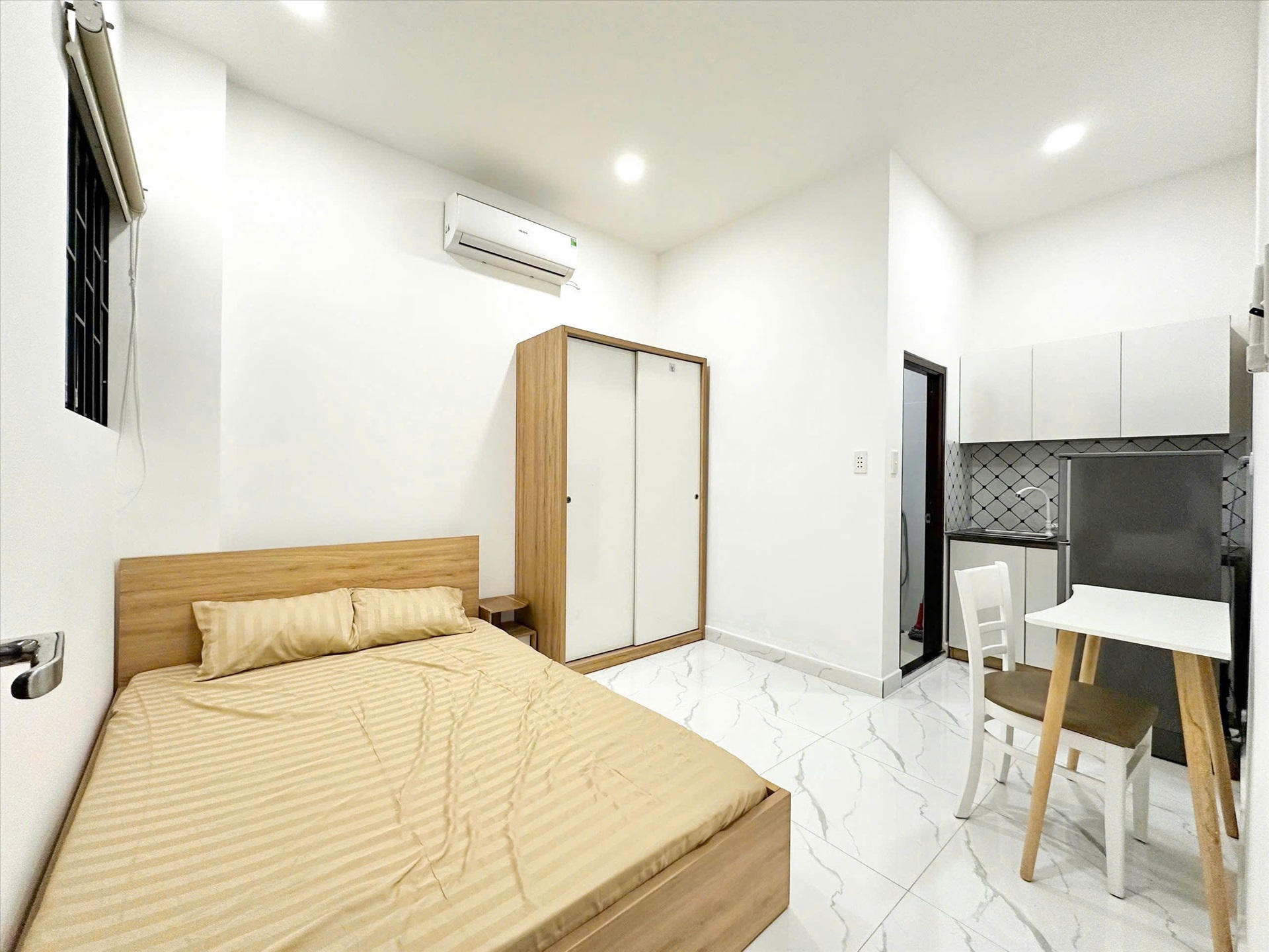 Phòng trọ AD House Hồ Bá Kiện - Quận 10 - Phòng (*)