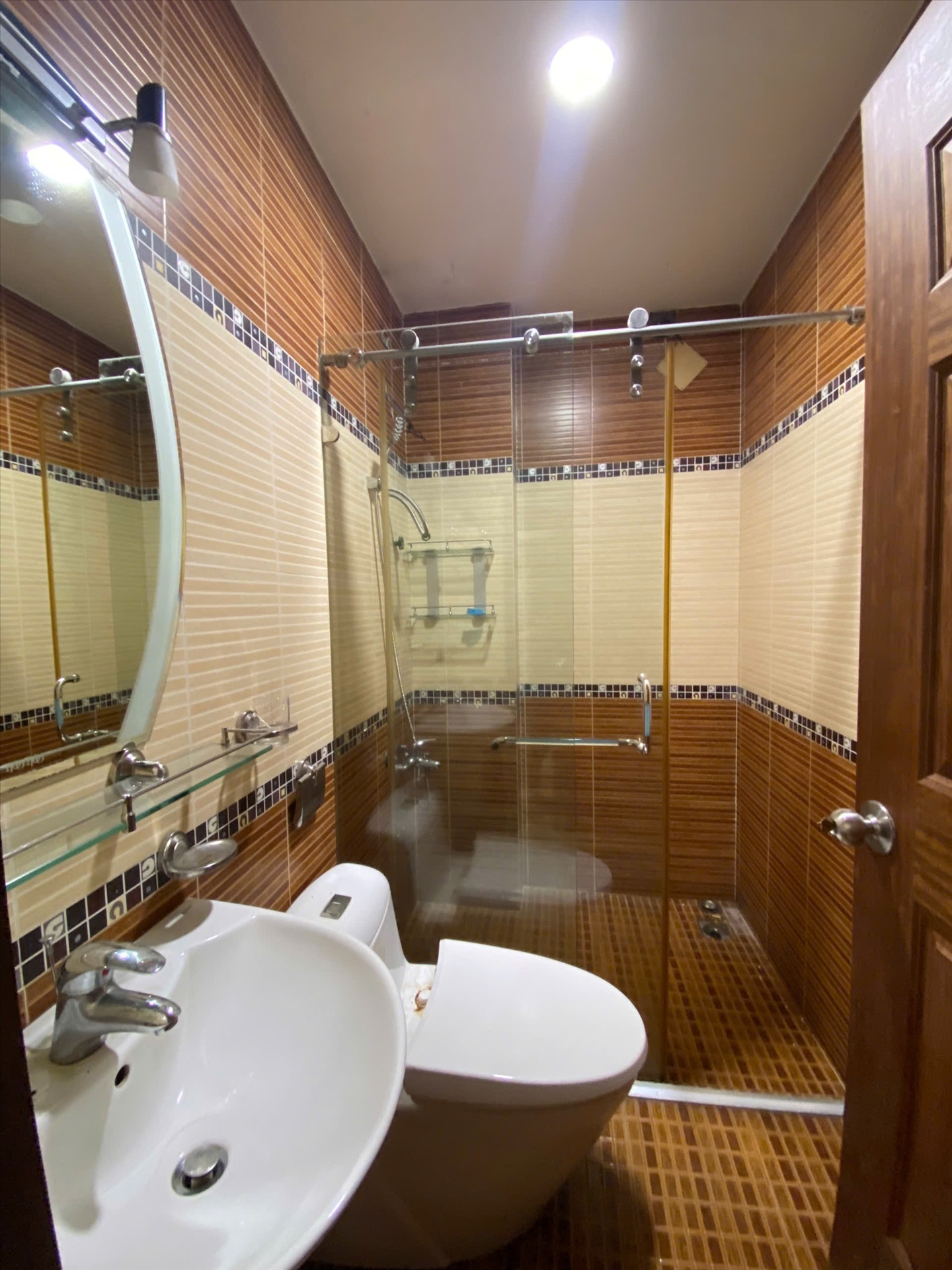 Phòng trọ Studio 28m2 tại AT House Phổ Quang - Phú Nhuận - Phòng tắm