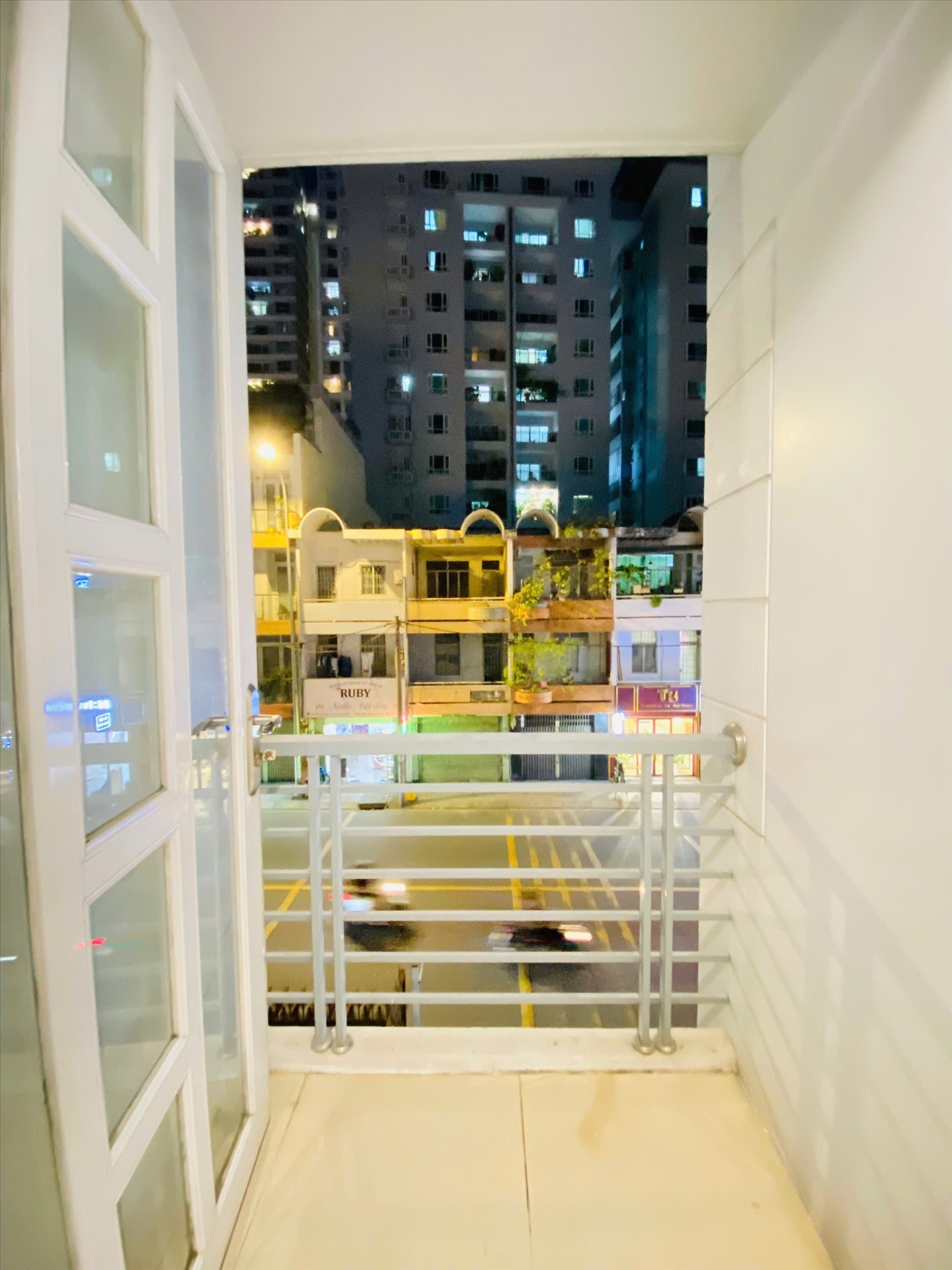 Phòng trọ Studio 45m2 tại AT House Phổ Quang - Phú Nhuận - Ban công