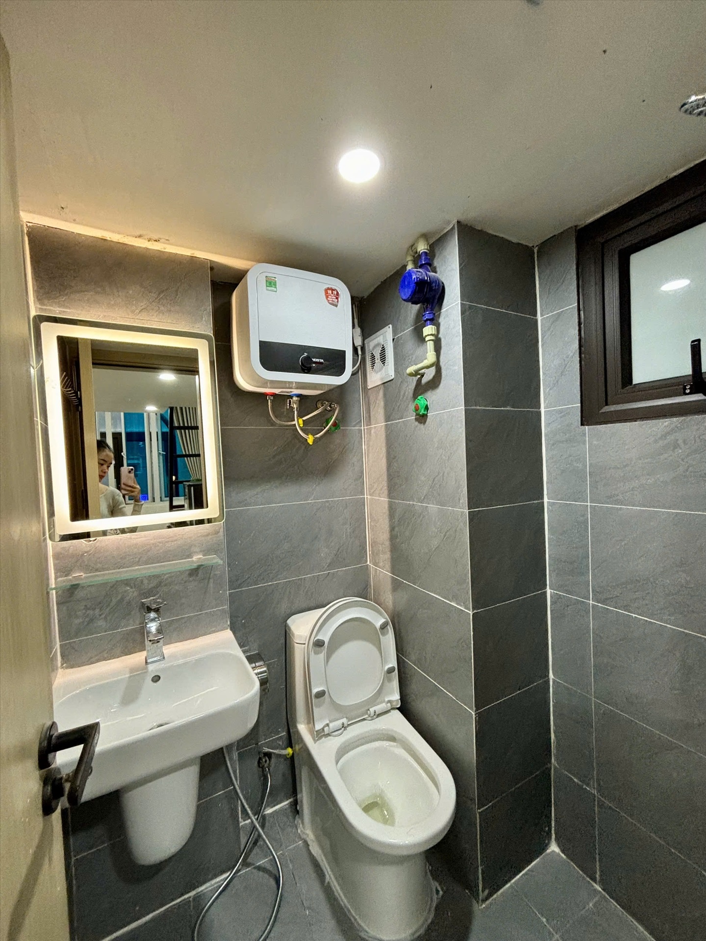 Phòng trọ Duplex 20m2 tại MS House Trung Kính - Cầu Giấy - Phòng tắm