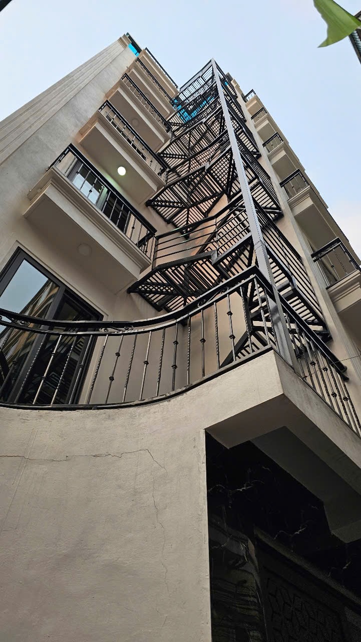Phòng trọ DT House Hồ Tùng Mậu - Cầu Giấy - Toàn cảnh tòa nhà (*)