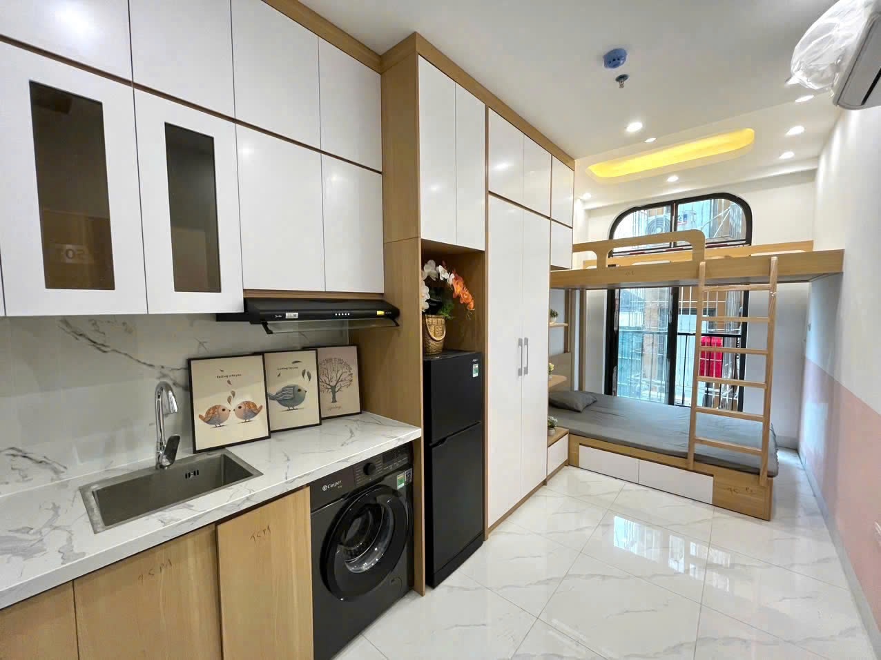 Phòng trọ Studio 25m2 tại Funhome Trung Kính - Cầu Giấy - Phòng khách
