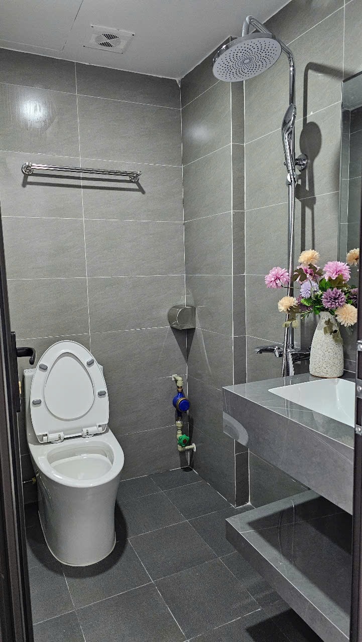 Phòng trọ Studio 25m2 tại DT House Yên Hoà  - Cầu Giấy - Phòng tắm