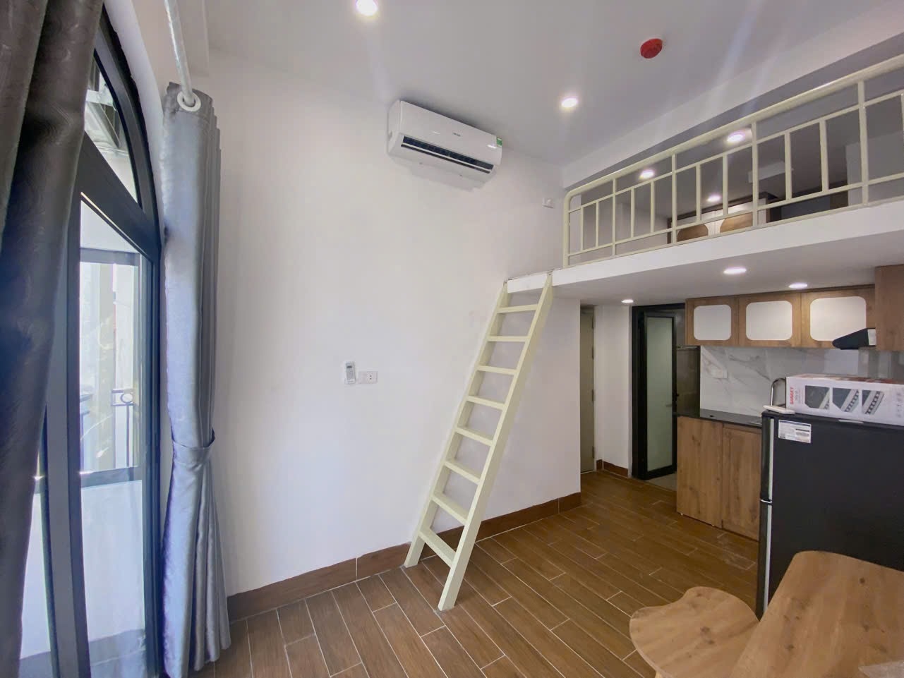 Phòng trọ Duplex 25m2 tại Funhome Phạm Văn Đồng - Cầu Giấy - Phòng khách