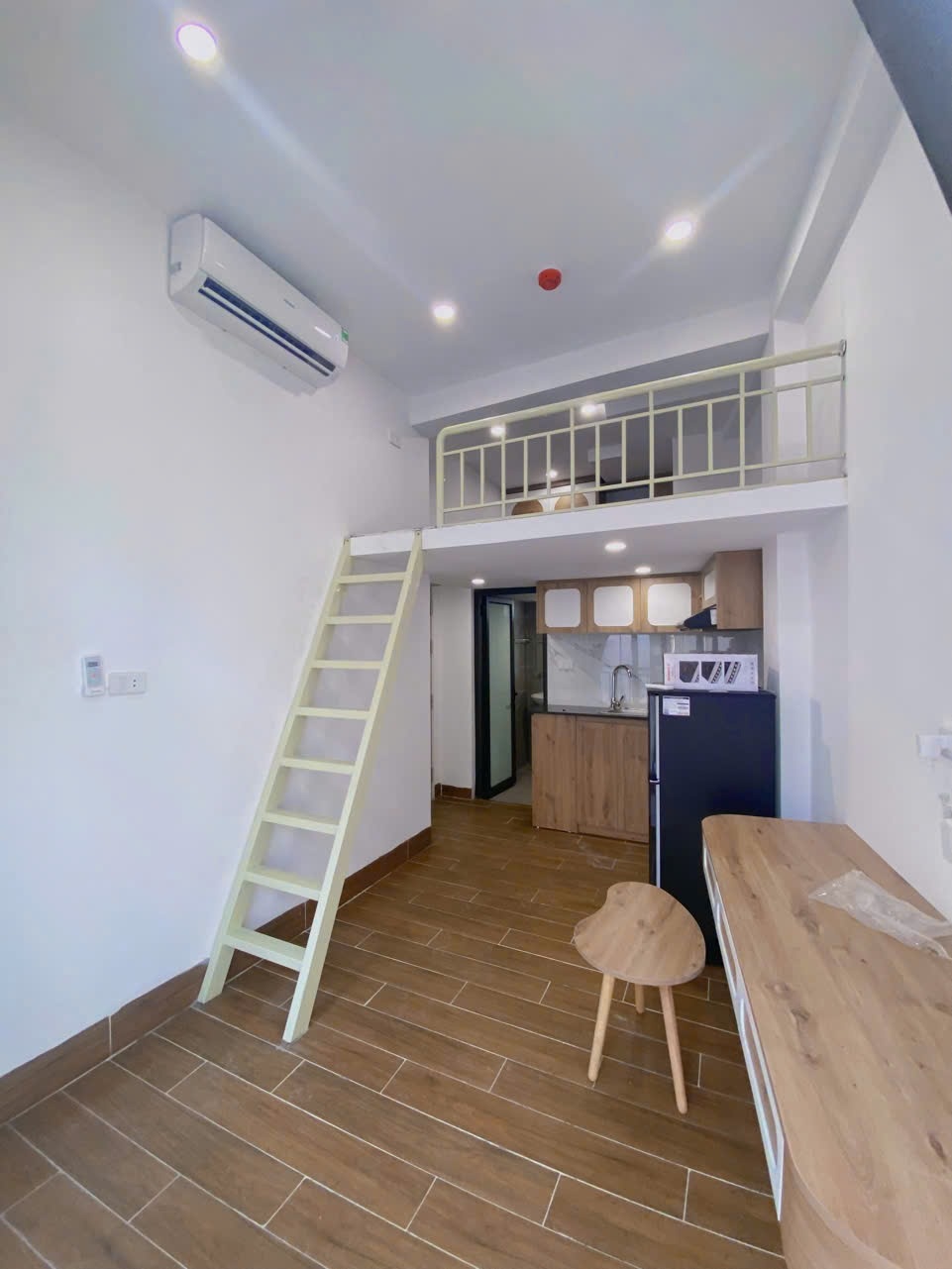 Phòng trọ Duplex 25m2 tại Funhome Phạm Văn Đồng - Cầu Giấy - Phòng khách