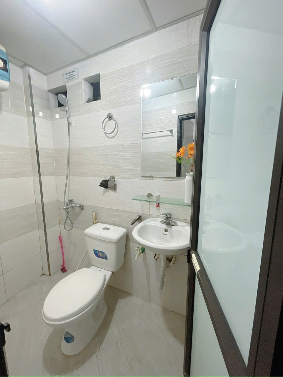 Phòng trọ Studio 28m2 tại HappyHomes Hồ Tùng Mậu - Cầu Giấy - Phòng tắm