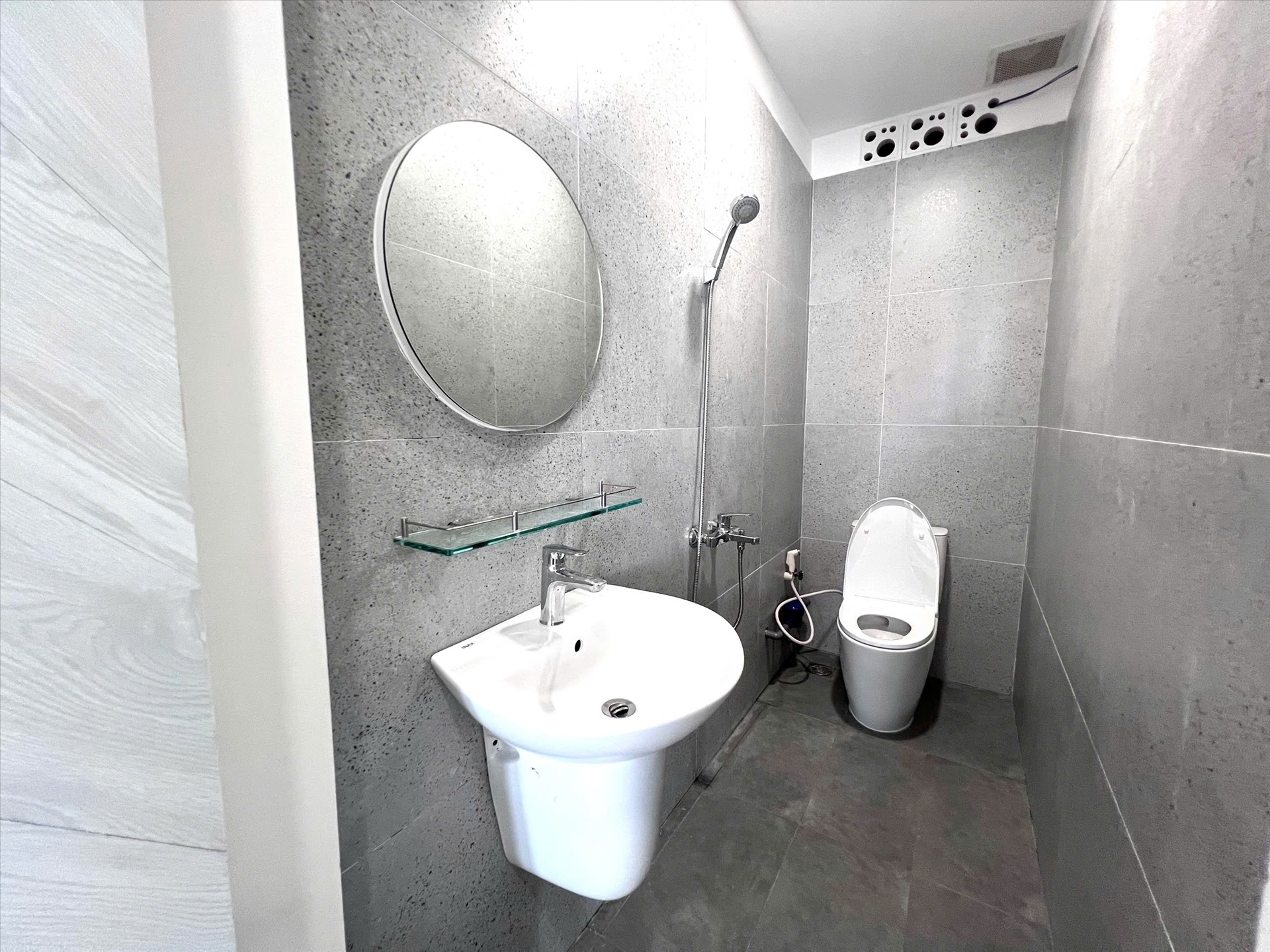 Phòng trọ Studio 35m2 tại AN Home Lý Thường Kiệt - Quận 10 - Phòng tắm