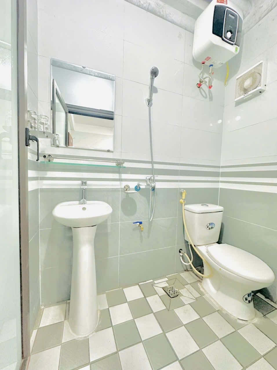 Phòng trọ Studio 25m2 tại TN House Đỗ Đức Dục - Nam Từ Liêm - Phòng tắm