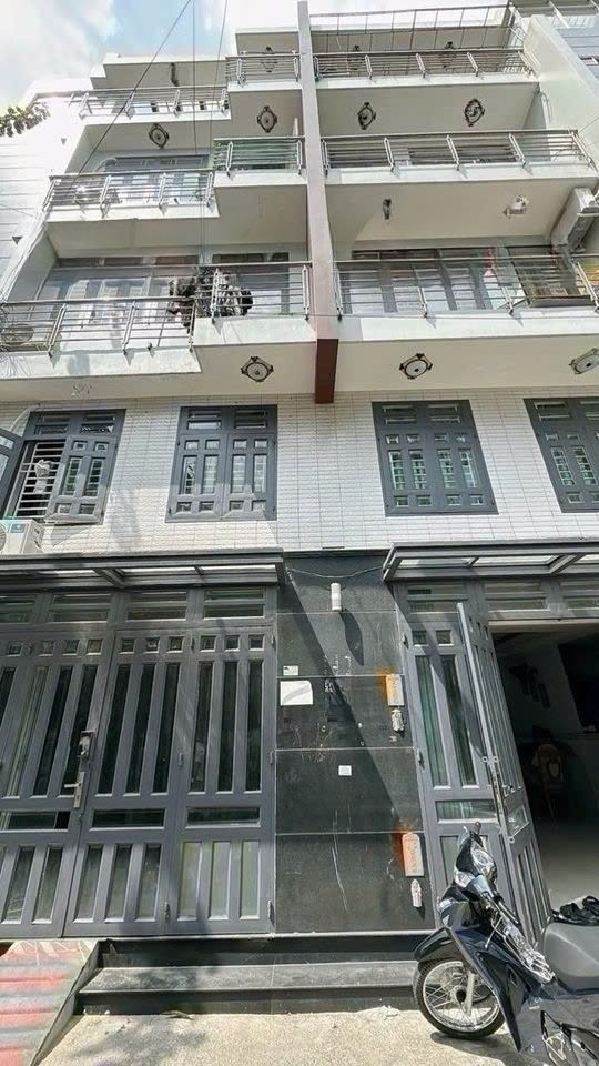 Phòng trọ CN House Huỳnh Văn Gấm - Tân Phú - Toàn cảnh tòa nhà (*)
