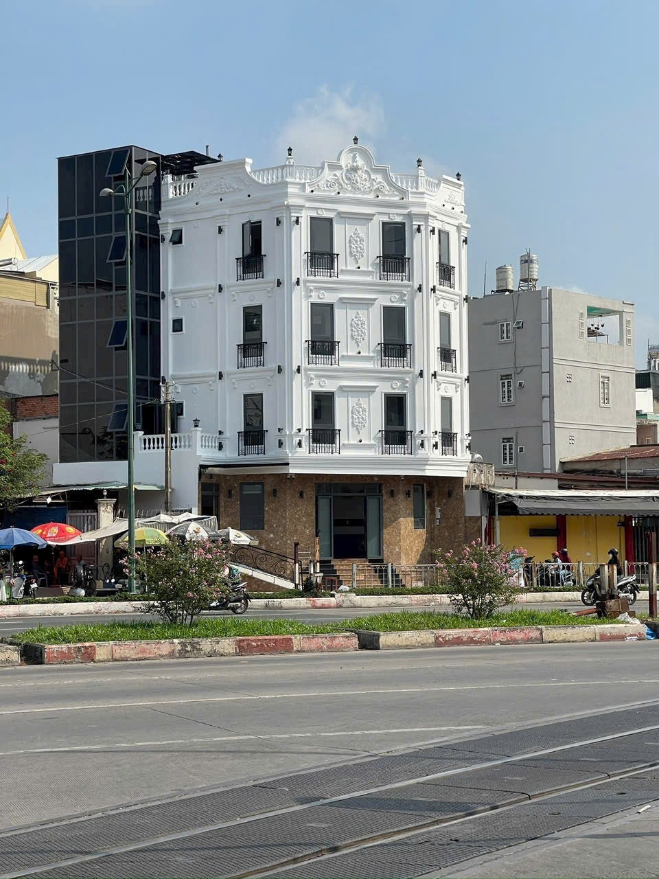 Phòng trọ XT Apartment Phạm Văn Đồng - Gò Vấp - Toàn cảnh tòa nhà (*)