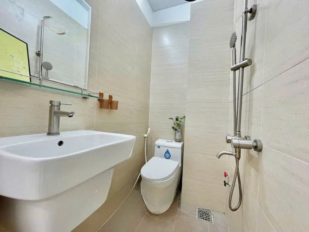 Phòng trọ Studio 18m2 tại Sen's House Tên Lửa - Bình Tân - Phòng tắm