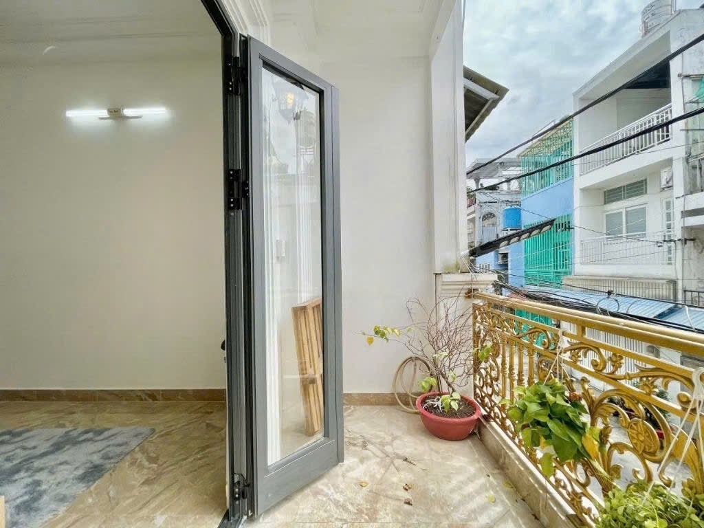 Phòng trọ Studio 18m2 tại Sen's House Tên Lửa - Bình Tân - Ban công