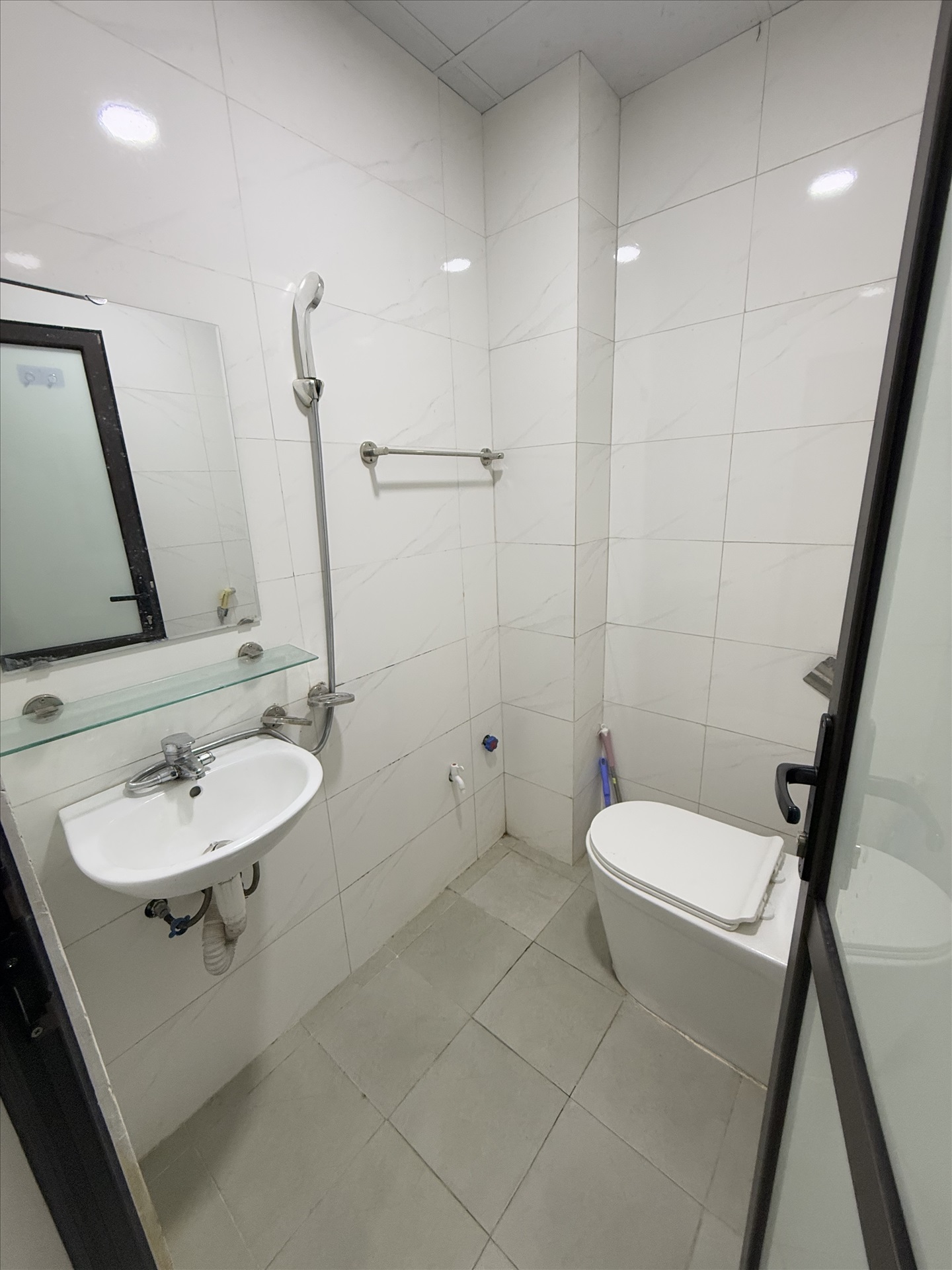Phòng trọ Studio 30m2 tại NTV Apartment Thiên Hiền - Nam Từ Liêm - Phòng tắm
