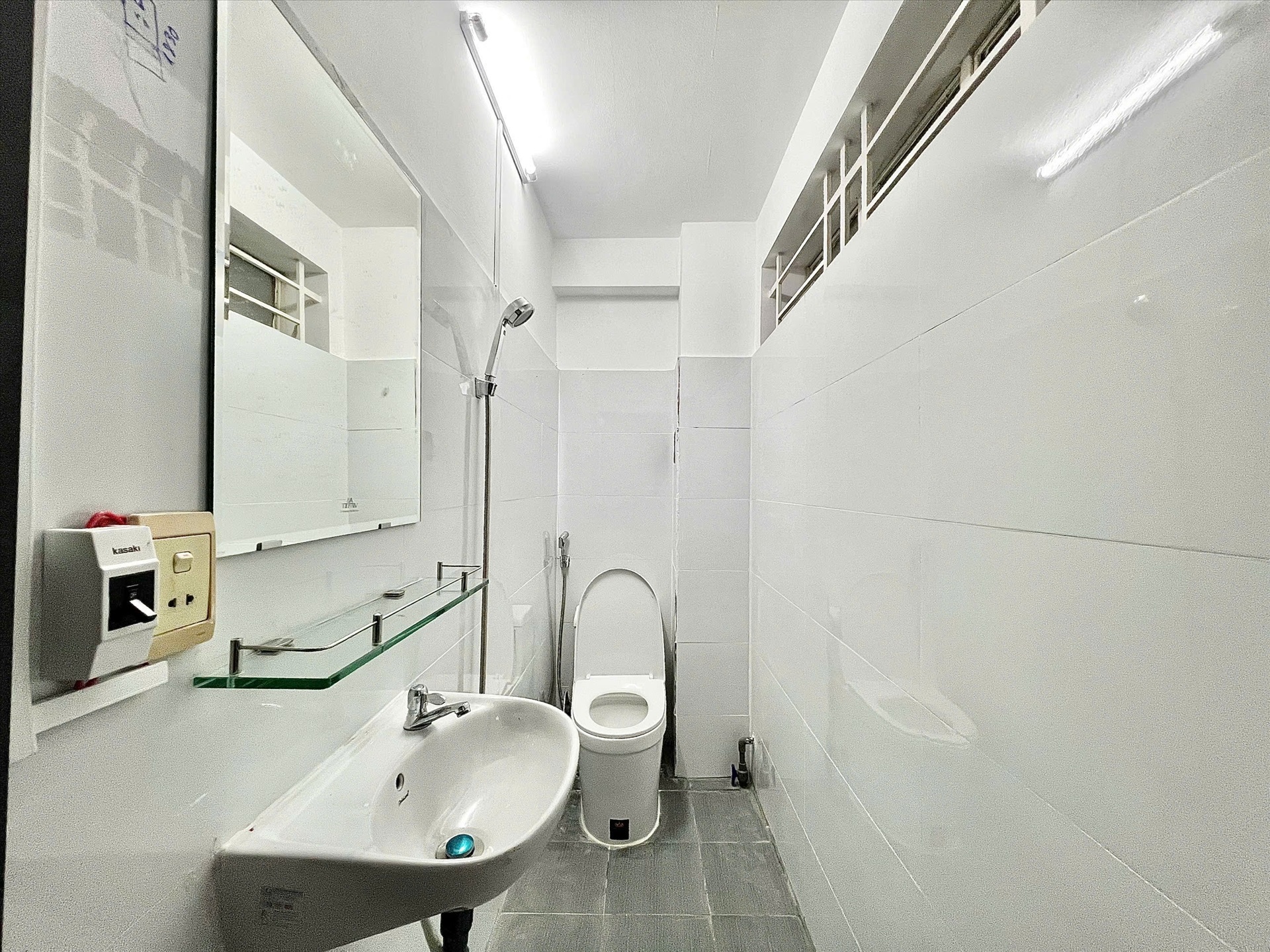 Phòng trọ Studio 30m2 tại AN House Đặng Văn Ngữ - Phú Nhuận - Phòng tắm